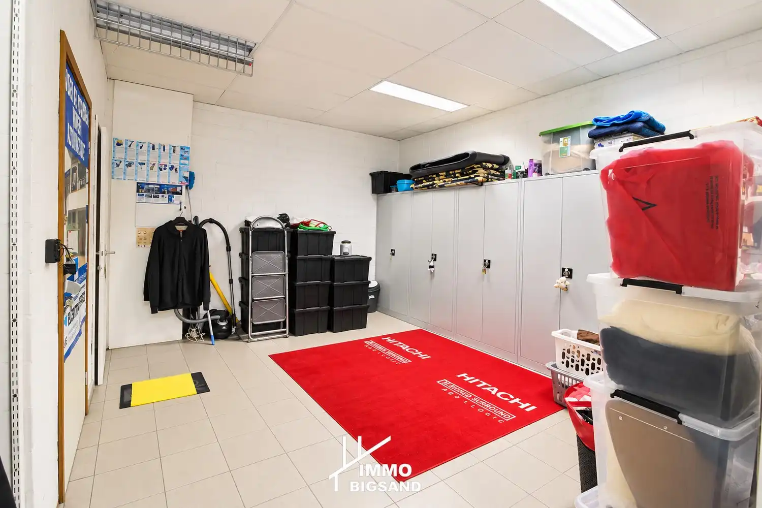 Handelspand met ruime woning, ondergronds magazijn/garage en veel parkeermogelijkheden langs de N32 foto 22