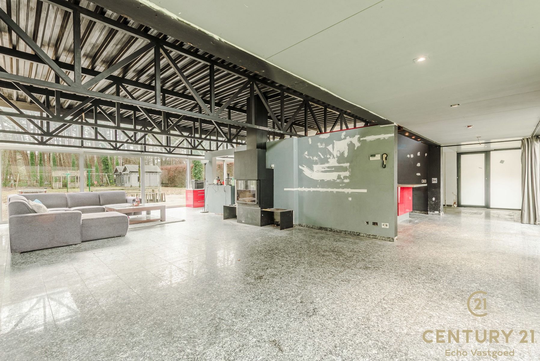 Unieke te renoveren villa in villawijk “De Lint” foto 15