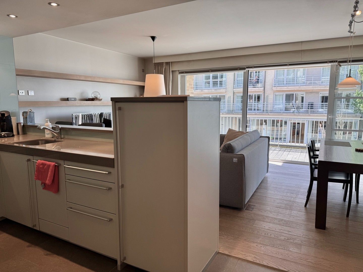 Mooi appartement met groot terras en zicht op zee. foto 3