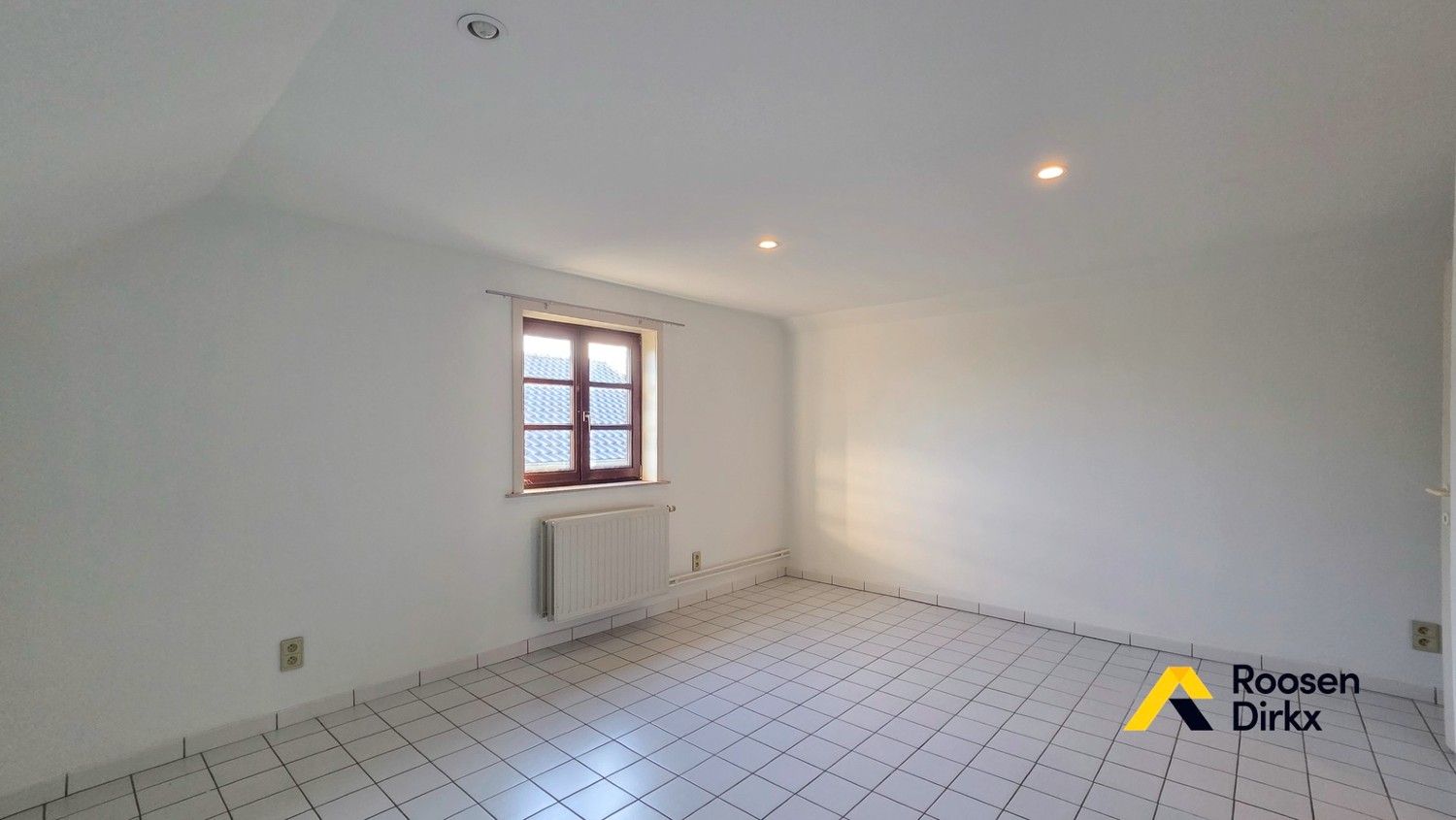 Degelijke woning met 3 slaapkamers en prachtig zicht op ±9 are! foto 24