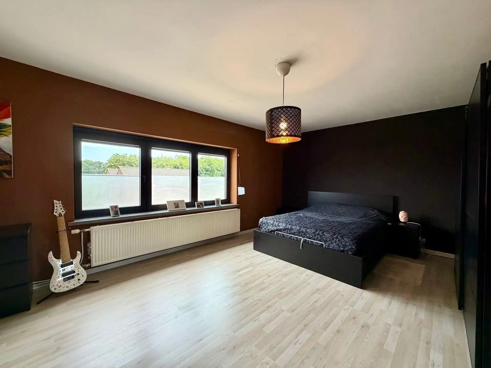 Ruime gezinswoning met 4 slaapkamers! foto 16