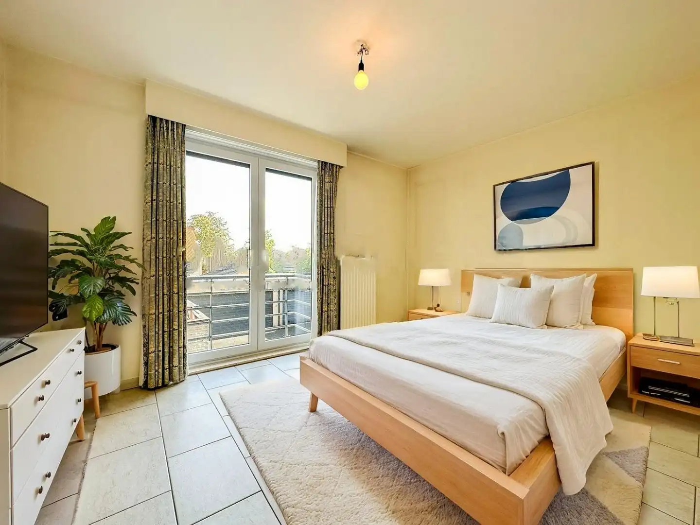 Instapklaar 2-slaapkamer appartement met 2 terrassen (en garage), topligging Torhout. foto 4