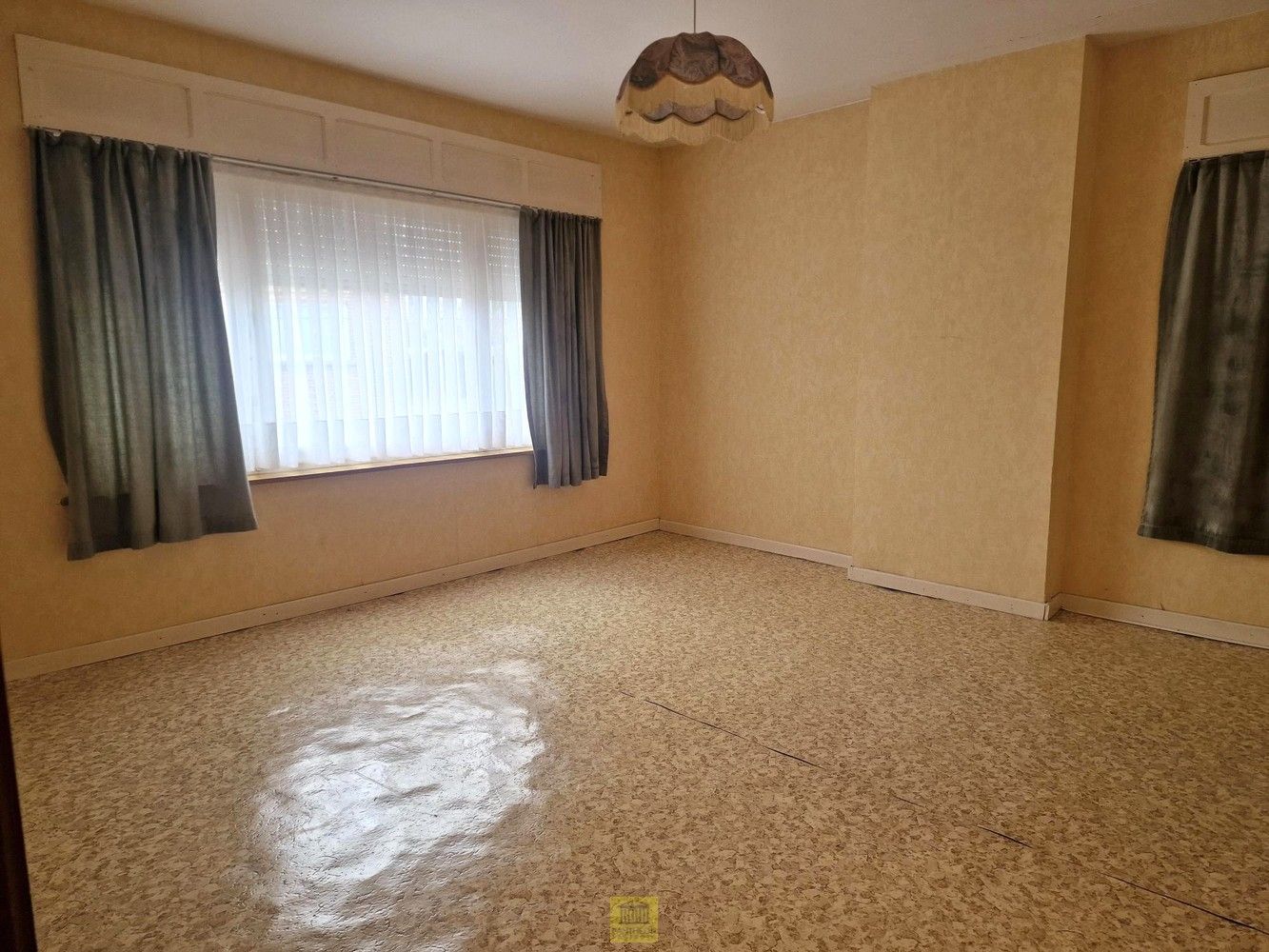 Rustig gelegen gezinswoning met 4 slaapkamers, garage en ruime zolder (= extra kamers) foto 10