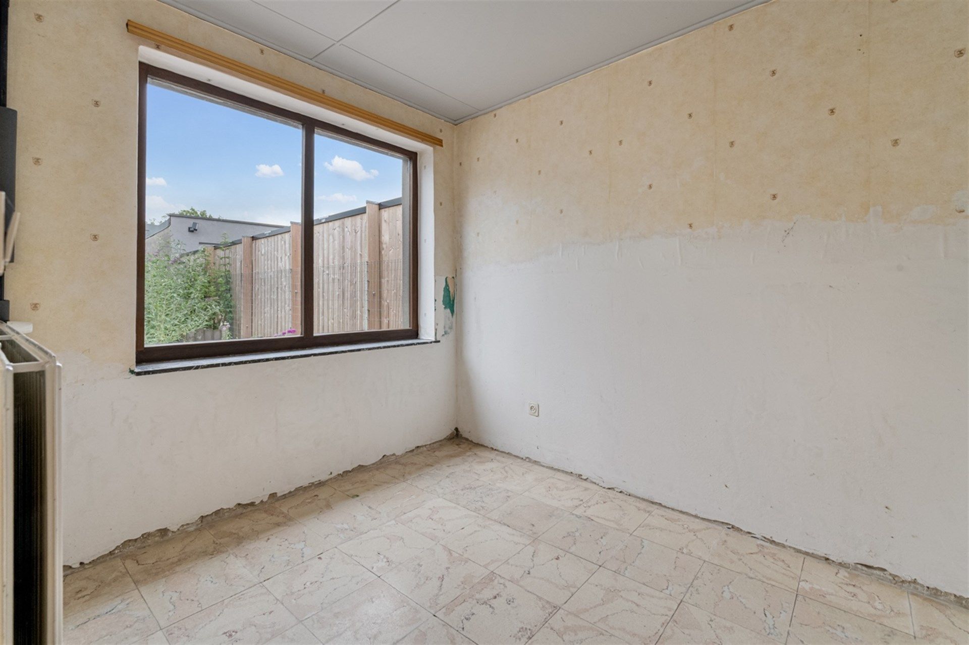 Goed onderhouden gezinswoning met 4 mogelijke slaapkamers op een perceel van 921m² foto 18