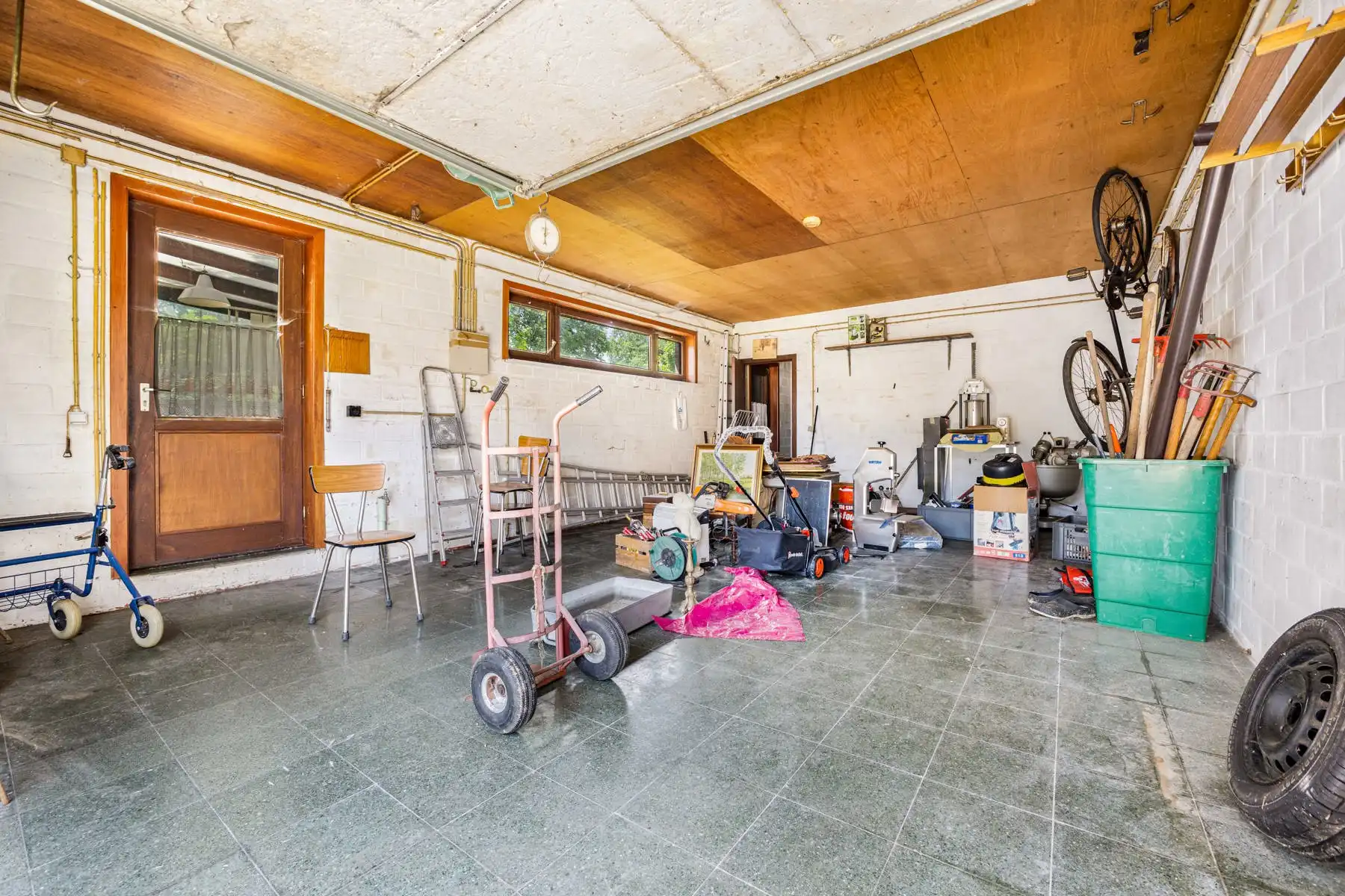 Rustig gelegen woning met grote tuin foto 14