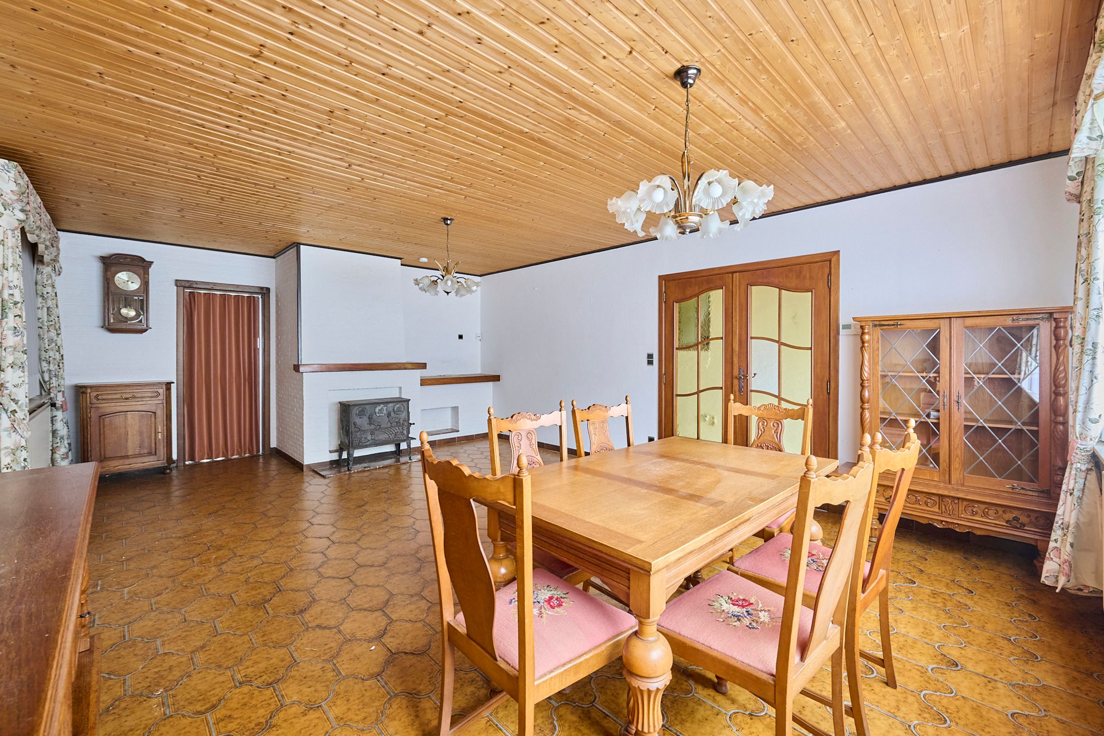 RUSTIG GELEGEN OP TE FRISSEN GEZINSWONING OP 6a in As. foto 4