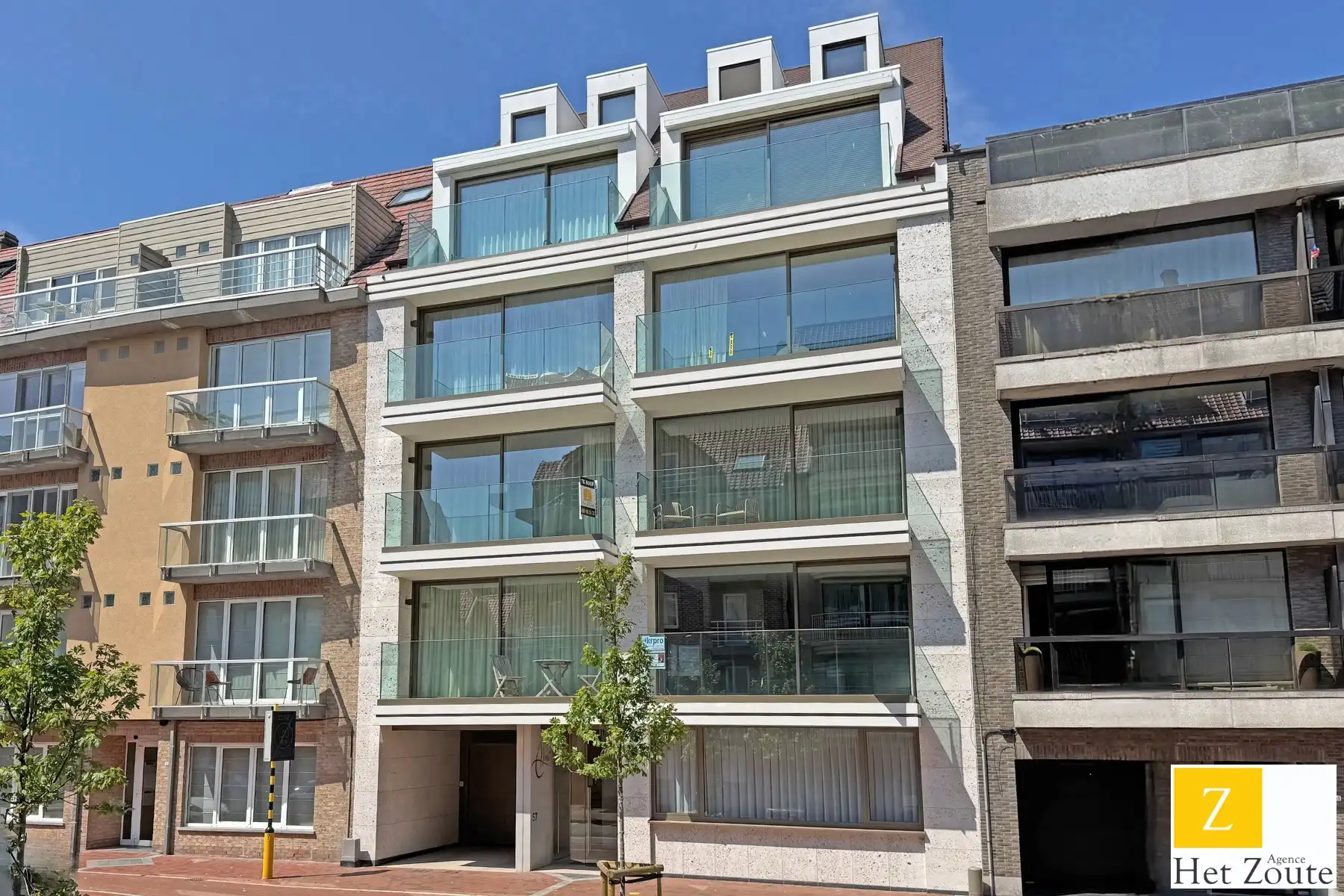 Appartement op toplocatie met aangenaam terras foto {{pictureIndex}}