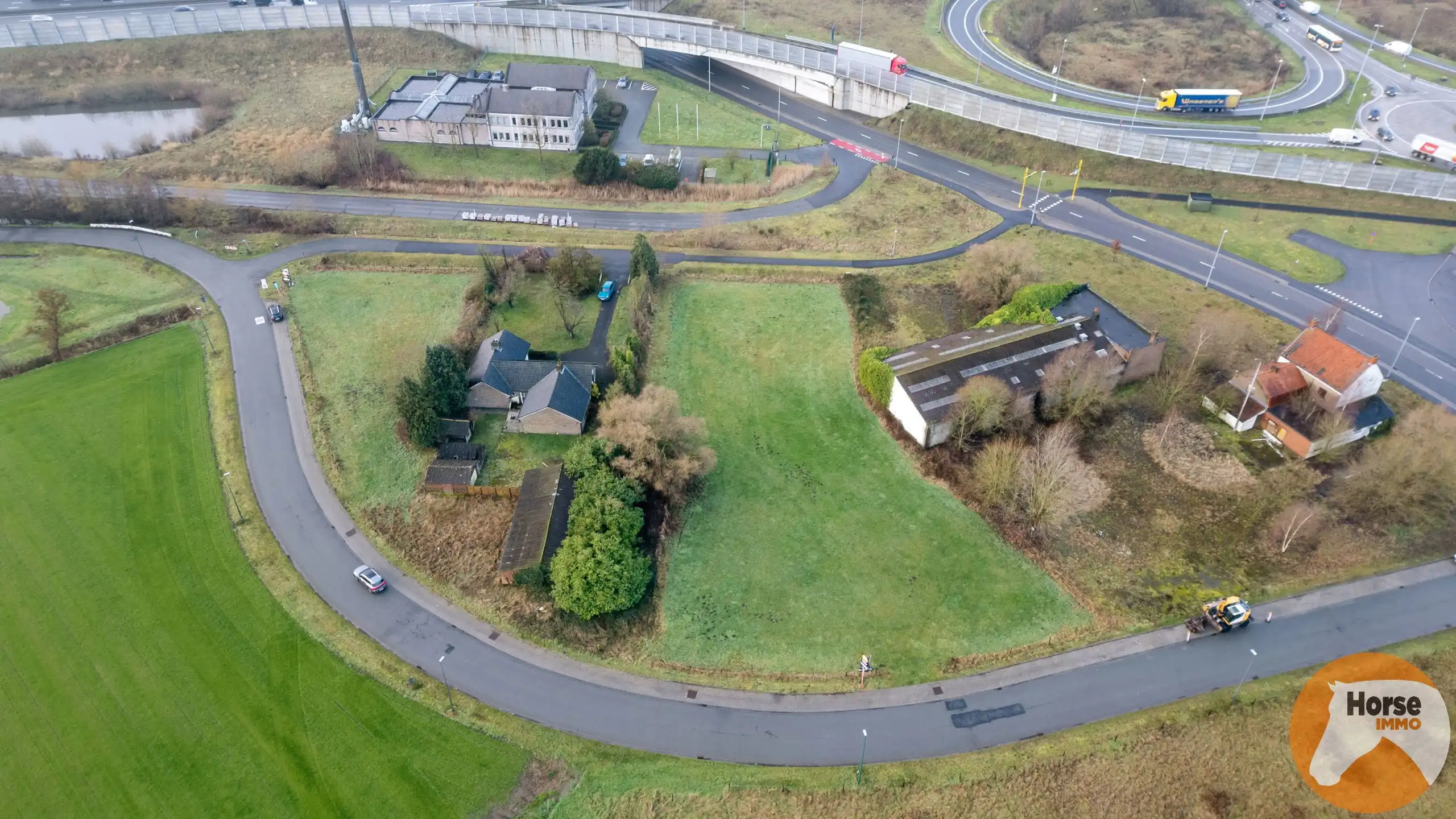 AALTER - Te renoveren bungalow met ruim bijgebouw  foto 2