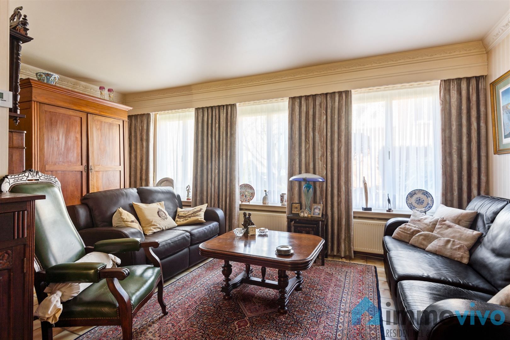 Ruime half-open bebouwing met 6 slpk's, tuin en 2 garageboxen foto 4