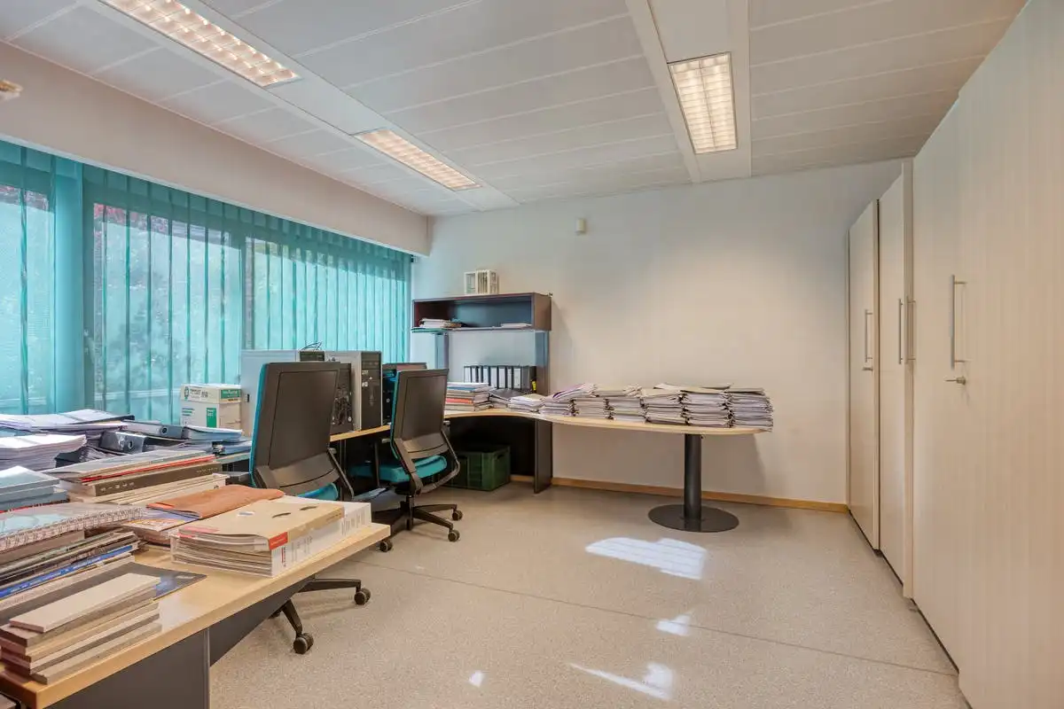 Grote kantoorruimtes (mogelijkheid tot 5 appartementen) in Strombeek: een strategische keuze voor ondernemingen foto 41