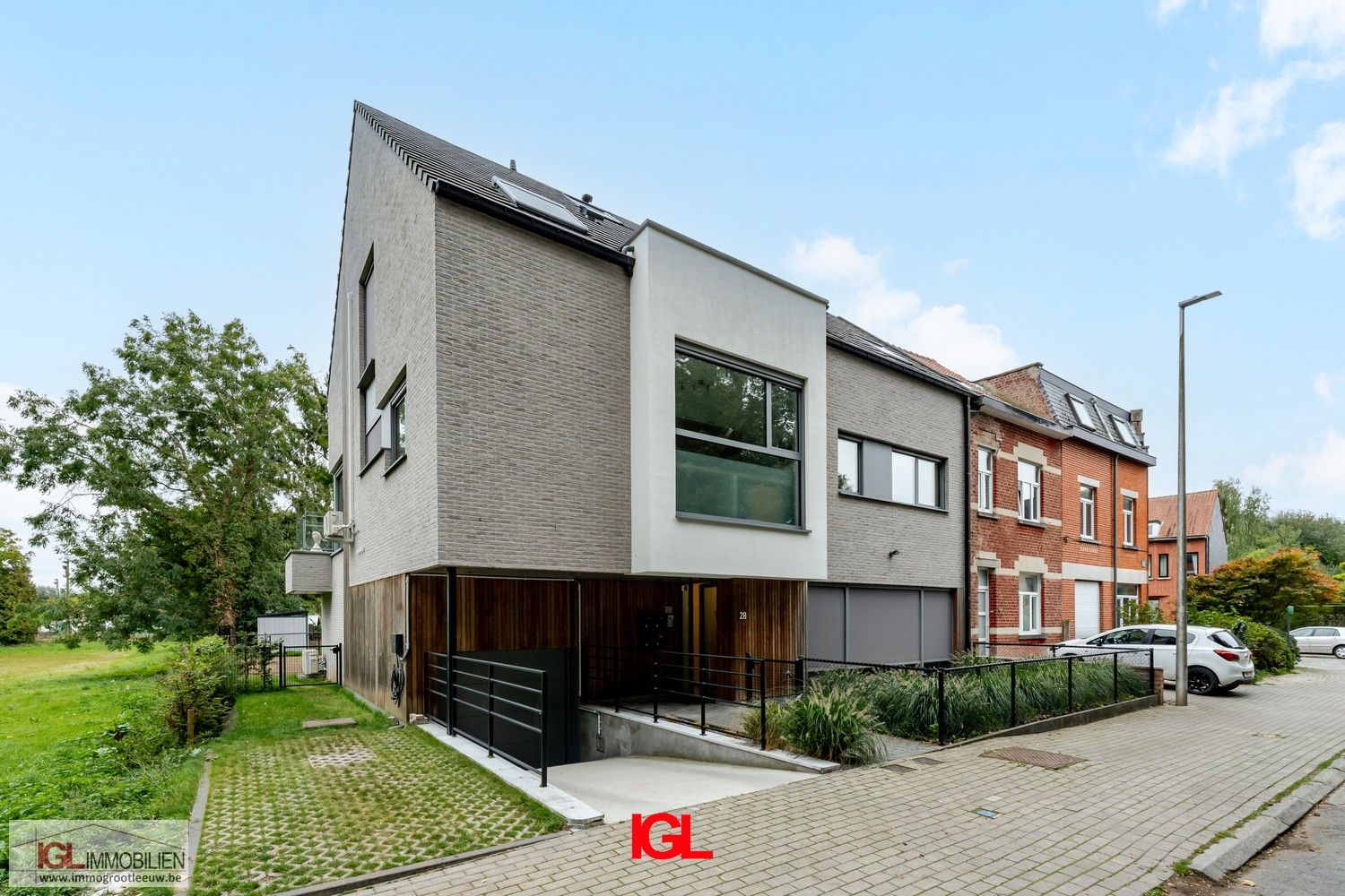 Nieuwbouw-duplex appartement met tuin en ondergrondse parkeerplaats! foto 2