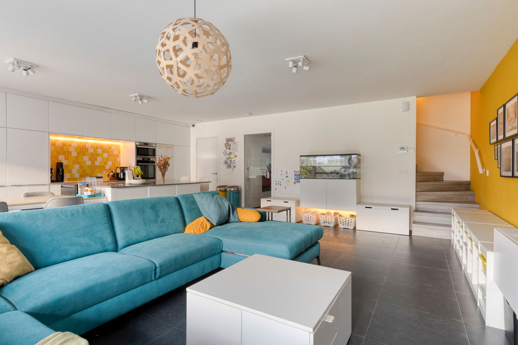 Energiezuinige gezinswoning met zuidgerichte tuin en dubbele oprit foto 6