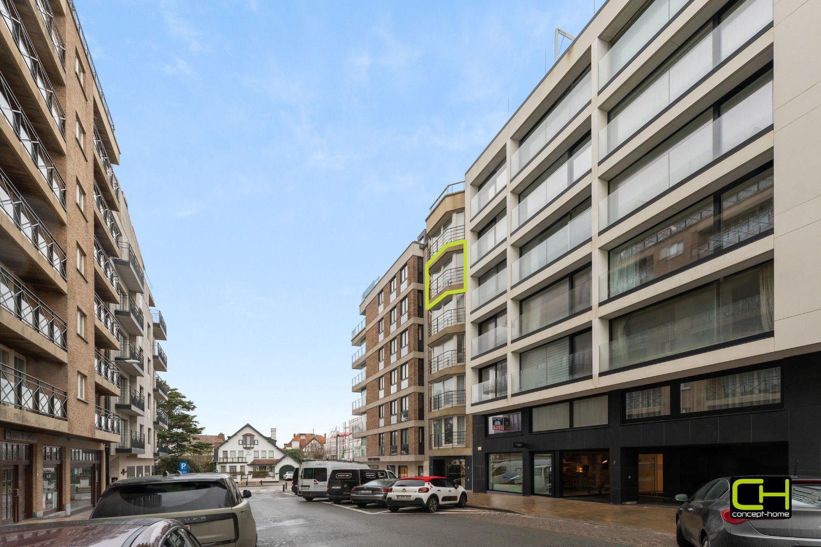 Stijlvol gerenoveerd appartement met twee slaapkamers te koop in Knokke-Heist foto 19