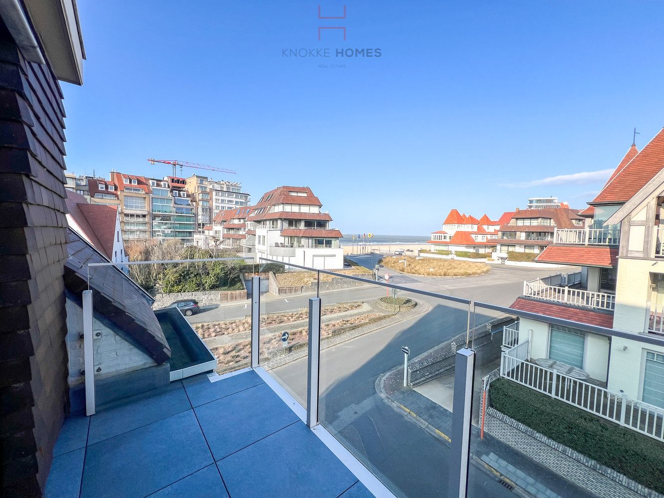 Mooi vakantie-appartement met zongerichte terrassen en open zicht te Duinbergen foto 5