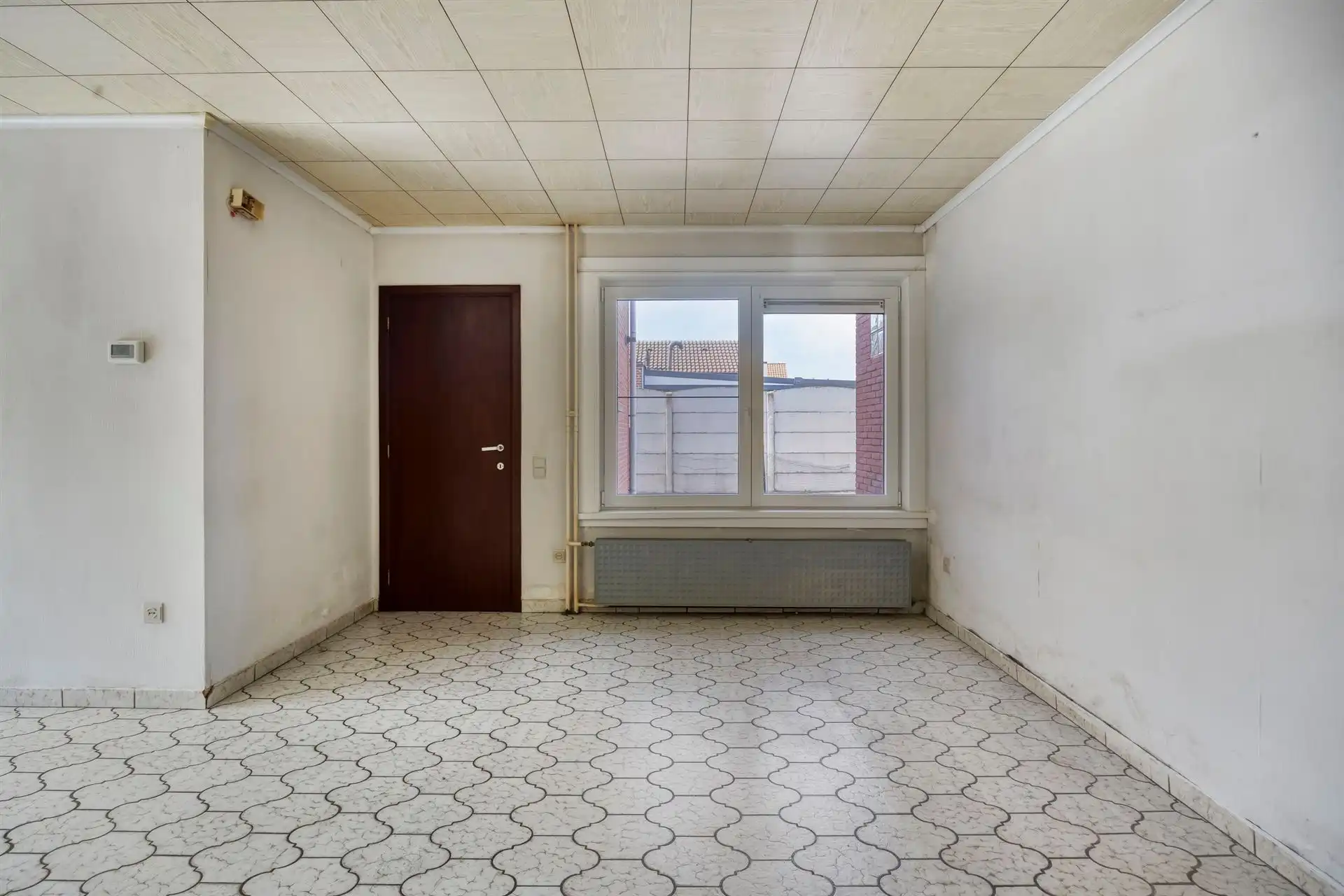 Woning met 3 slaapkamers, terras en 7 garages.  foto 5