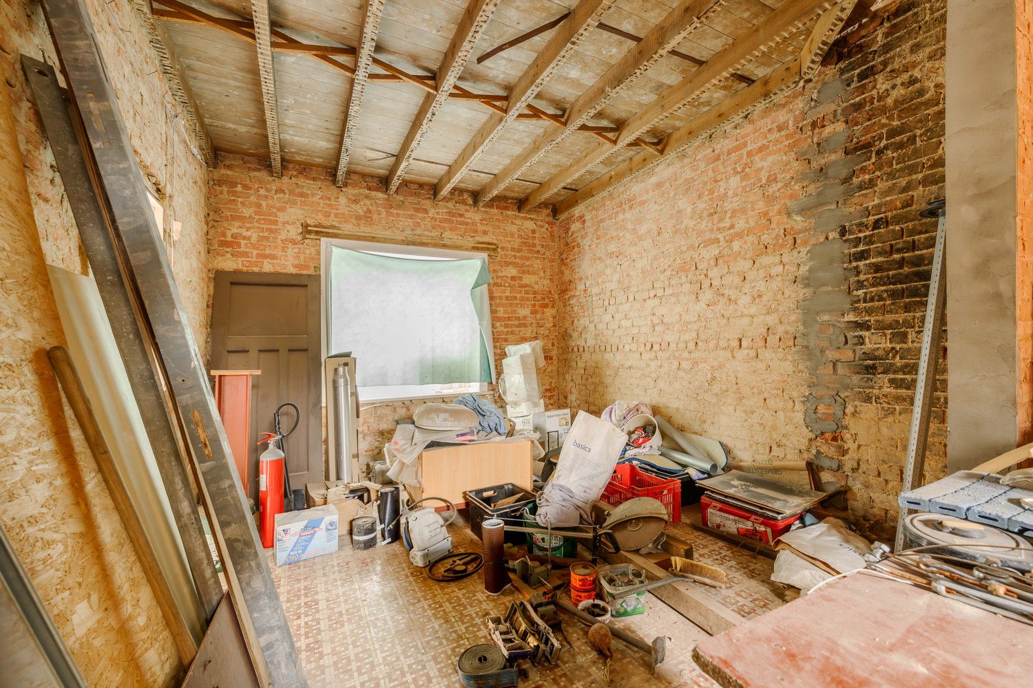 Totaal te renoveren woning te Pittem. foto 7