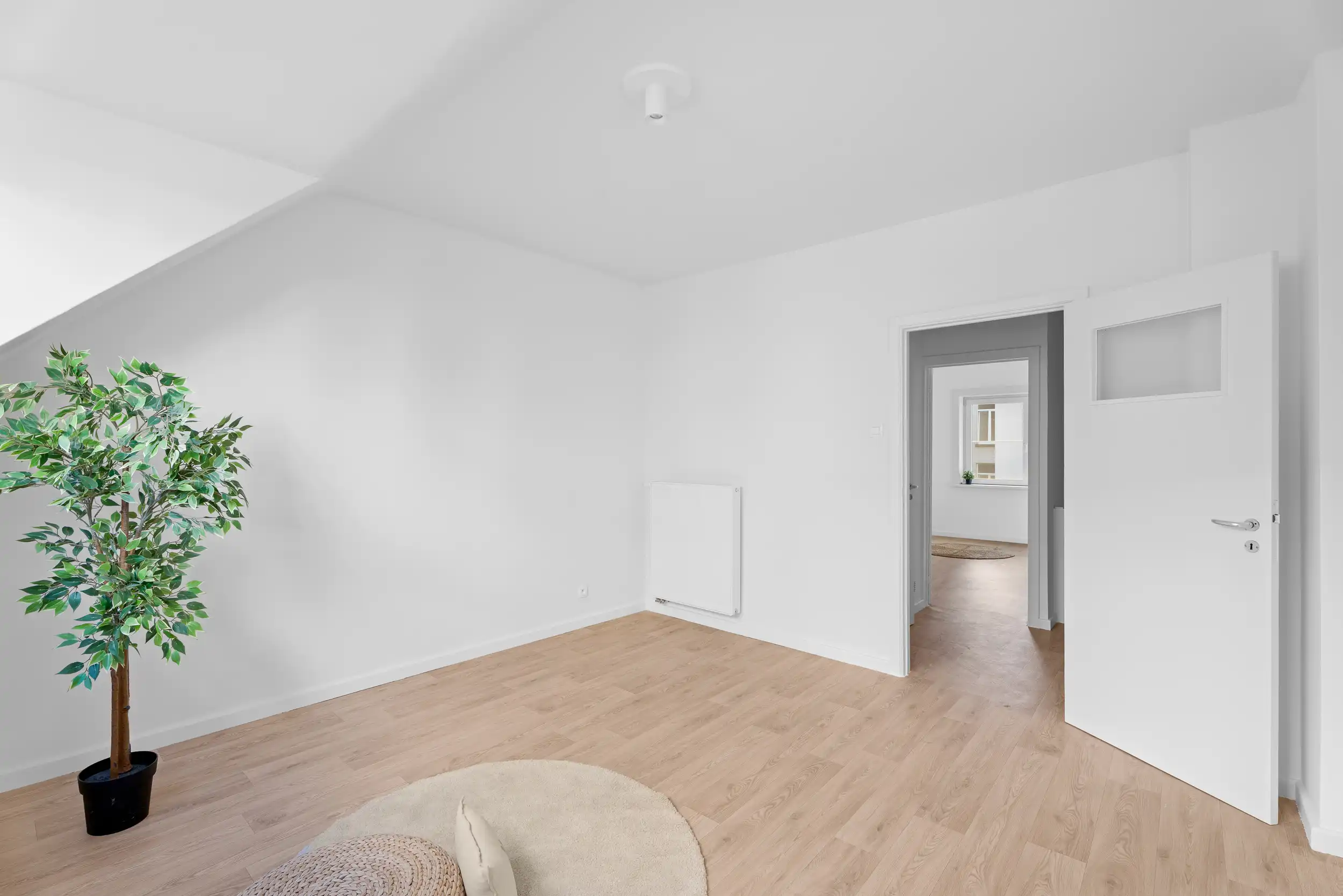 Gent Zuid: Ideaal voor studenten | Garage + Tuin | EPC C foto 9