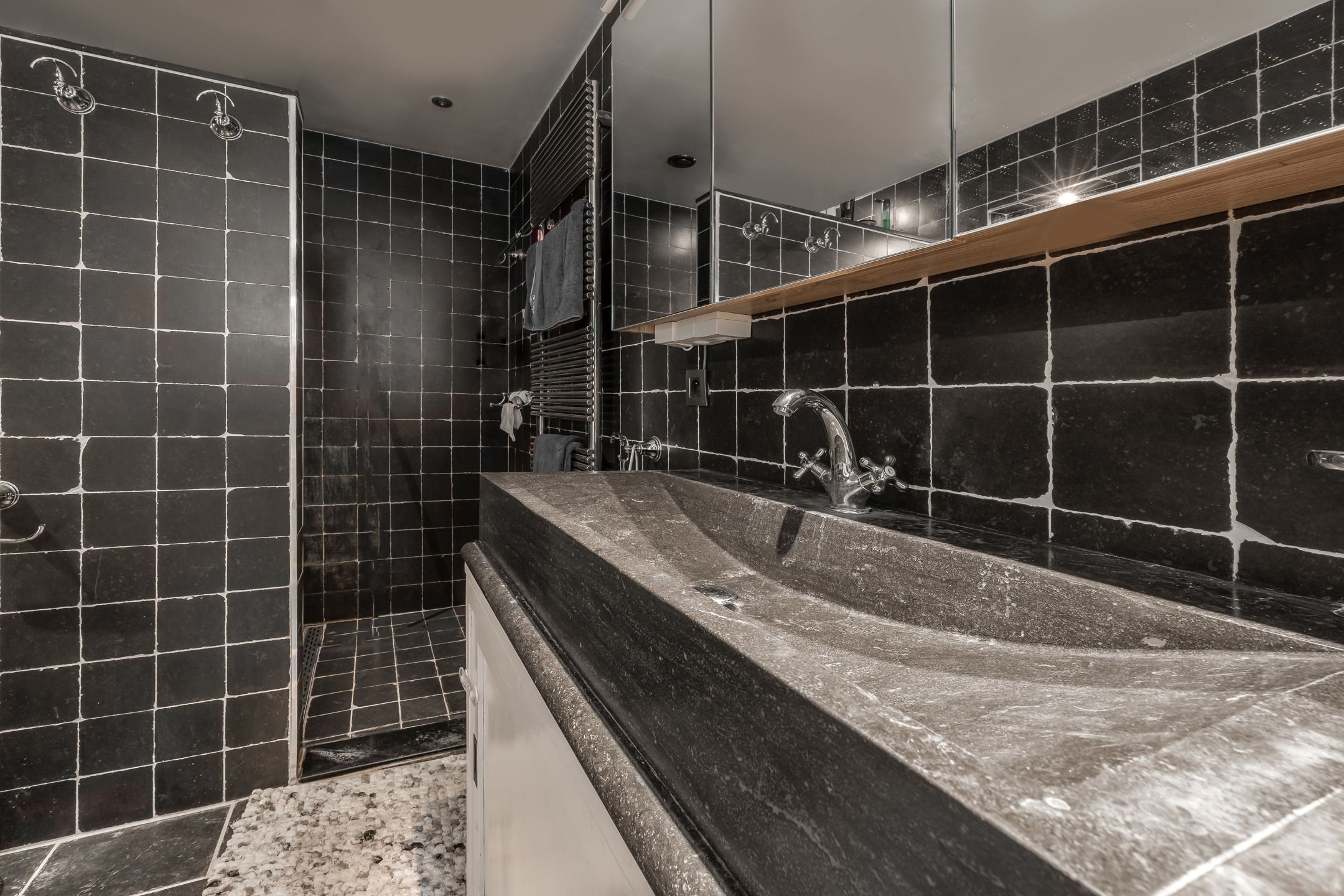 Woning met bijgebouw op groen domein van 3.905 m2 foto 24