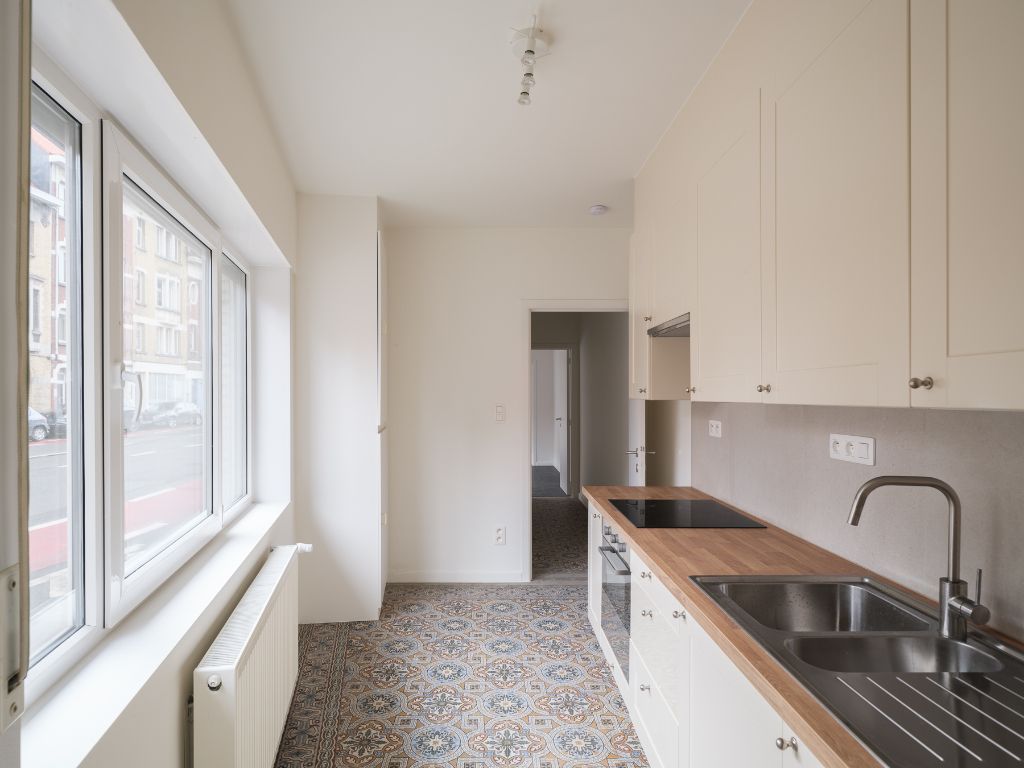 Gerenoveerd en instapklaar 1-slpk appartement op fietsafstand van de Gentse binnenstad. foto 2