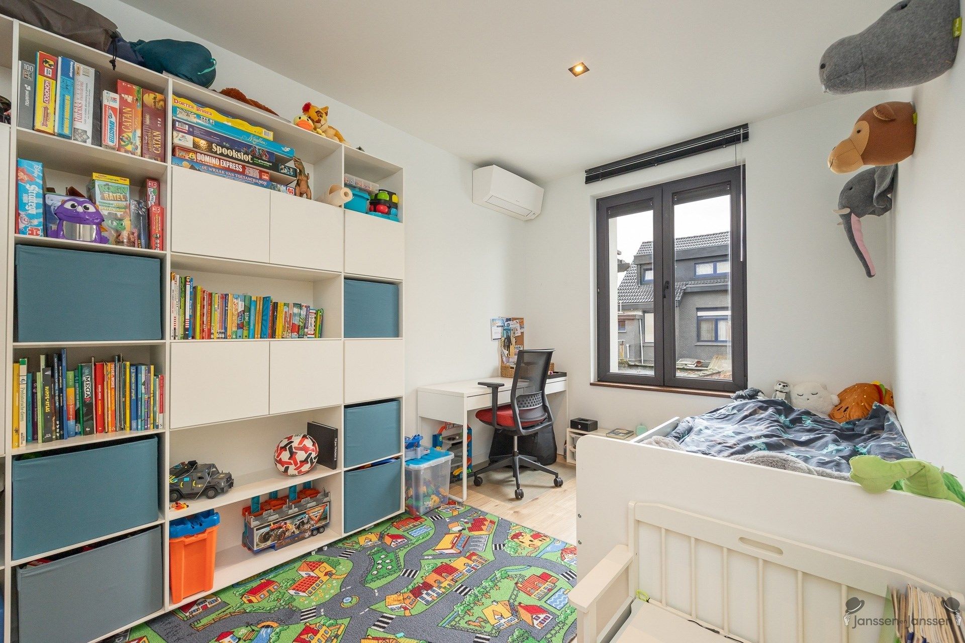 Mooi volledig gerenoveerd huis met EPC A aan groen plein foto 14