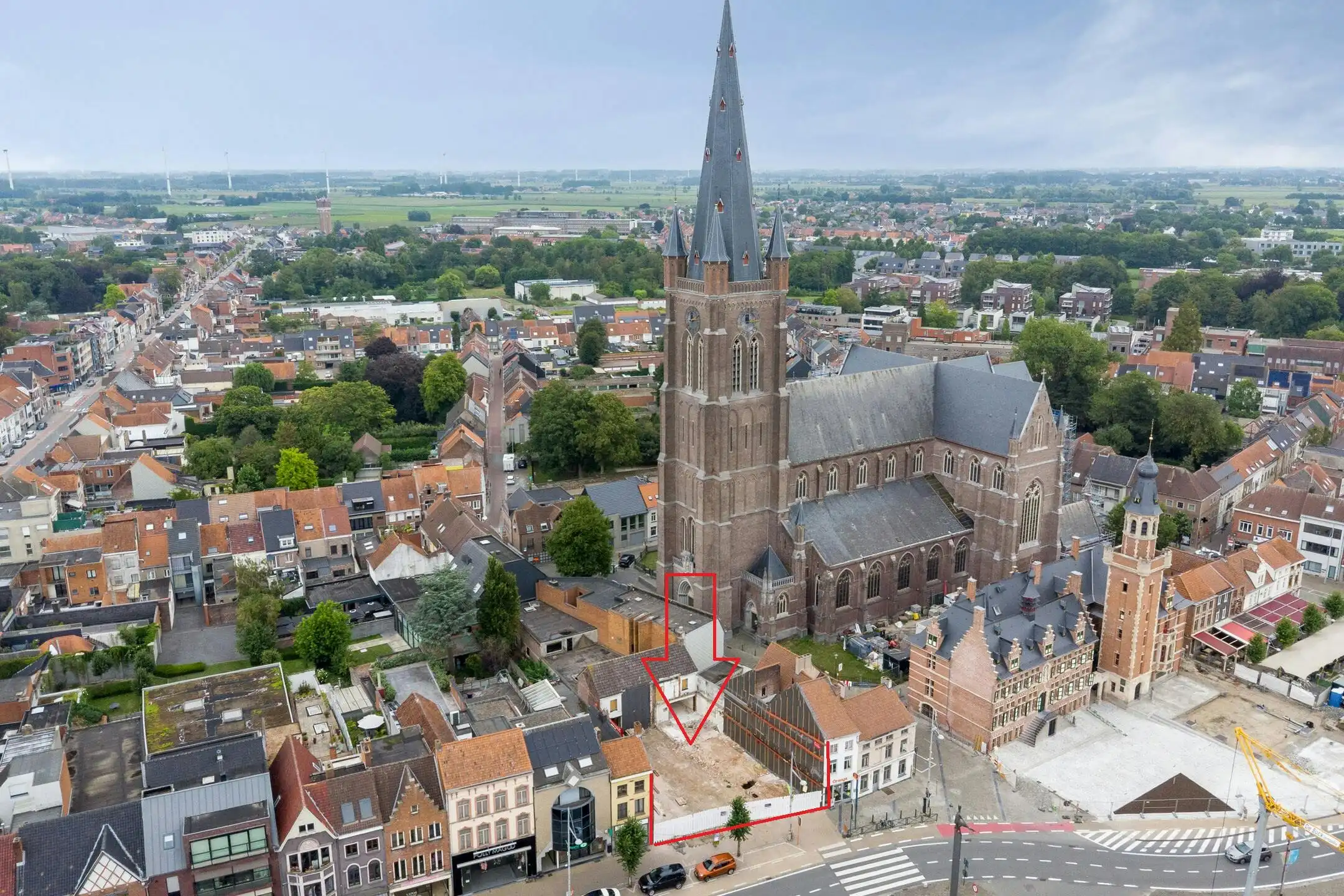 Projectgrond te koop aan de Markt van Eeklo! foto 2