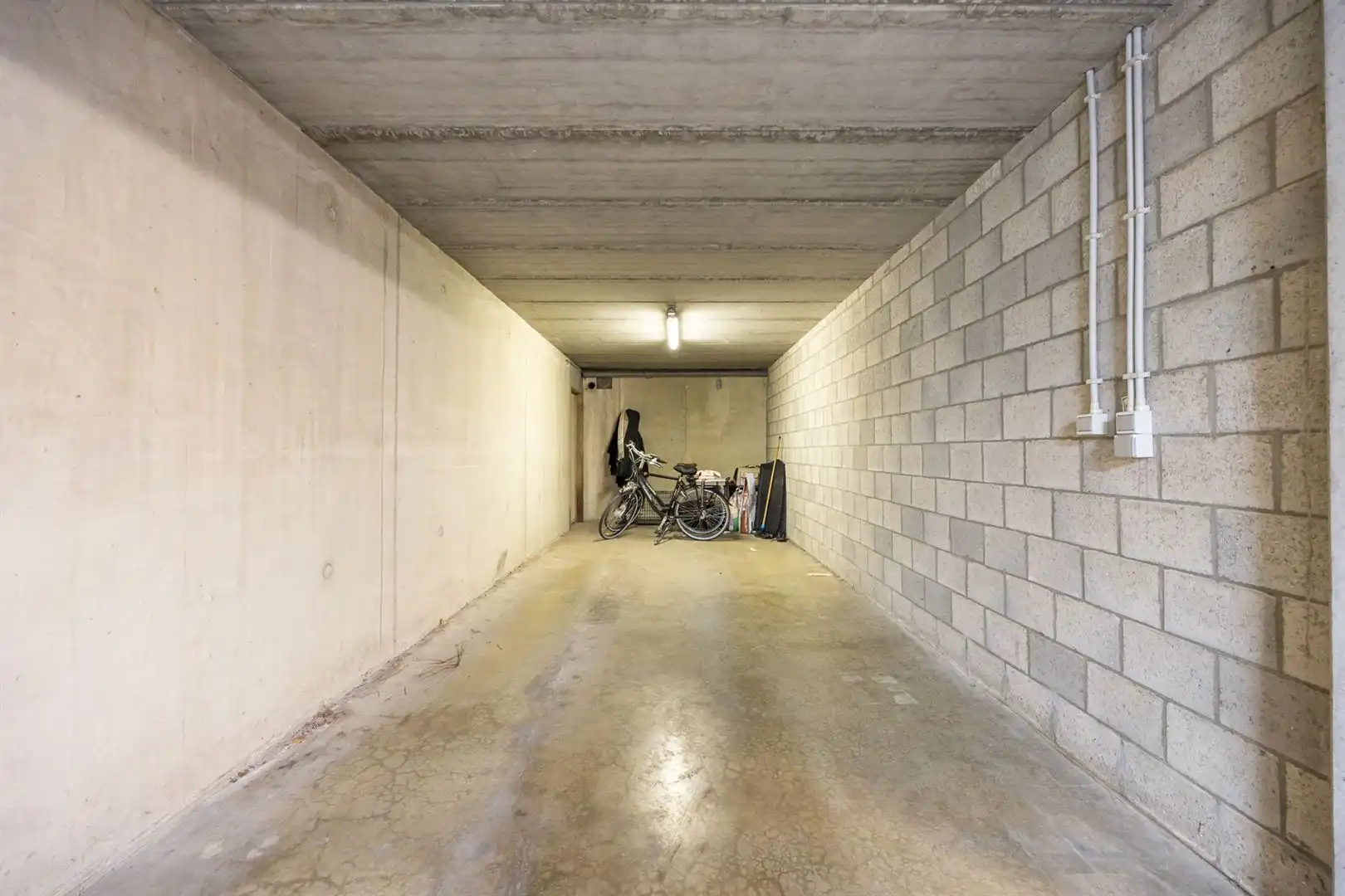     Lichtrijk gelijkvloers met privatieve tuin en garage foto 27