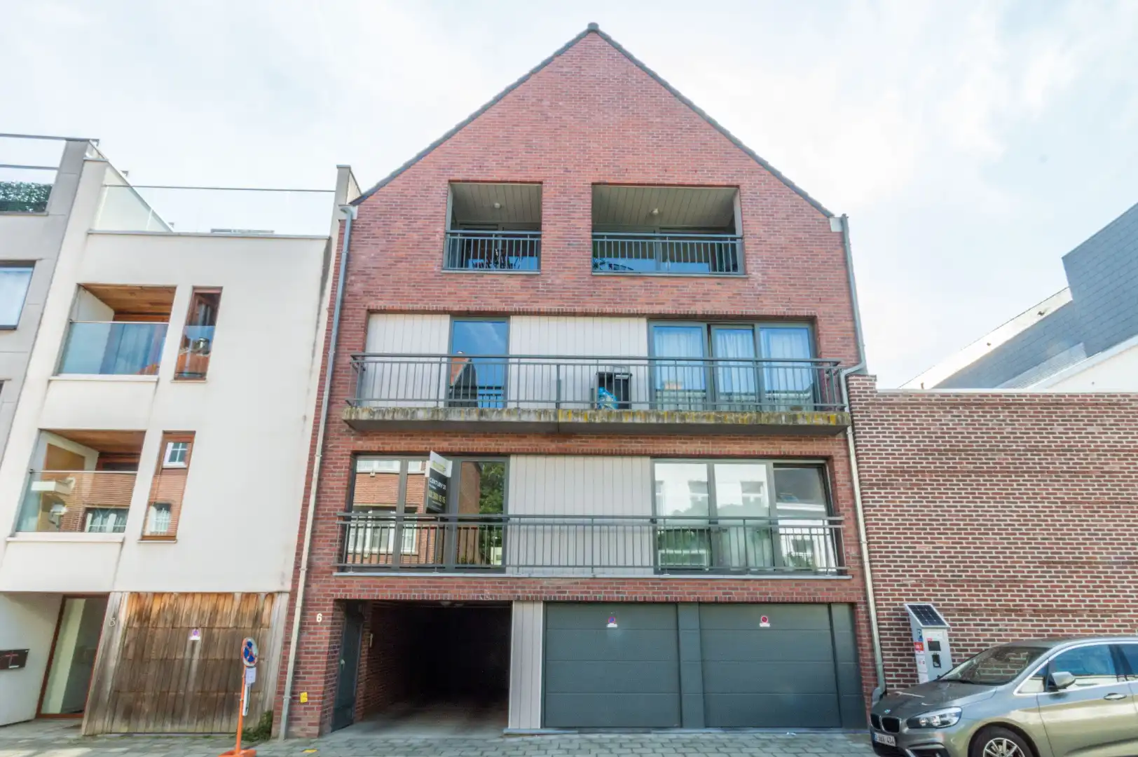 Een aangenaam, ruim duplex-appartement te Halle centrum! foto {{pictureIndex}}