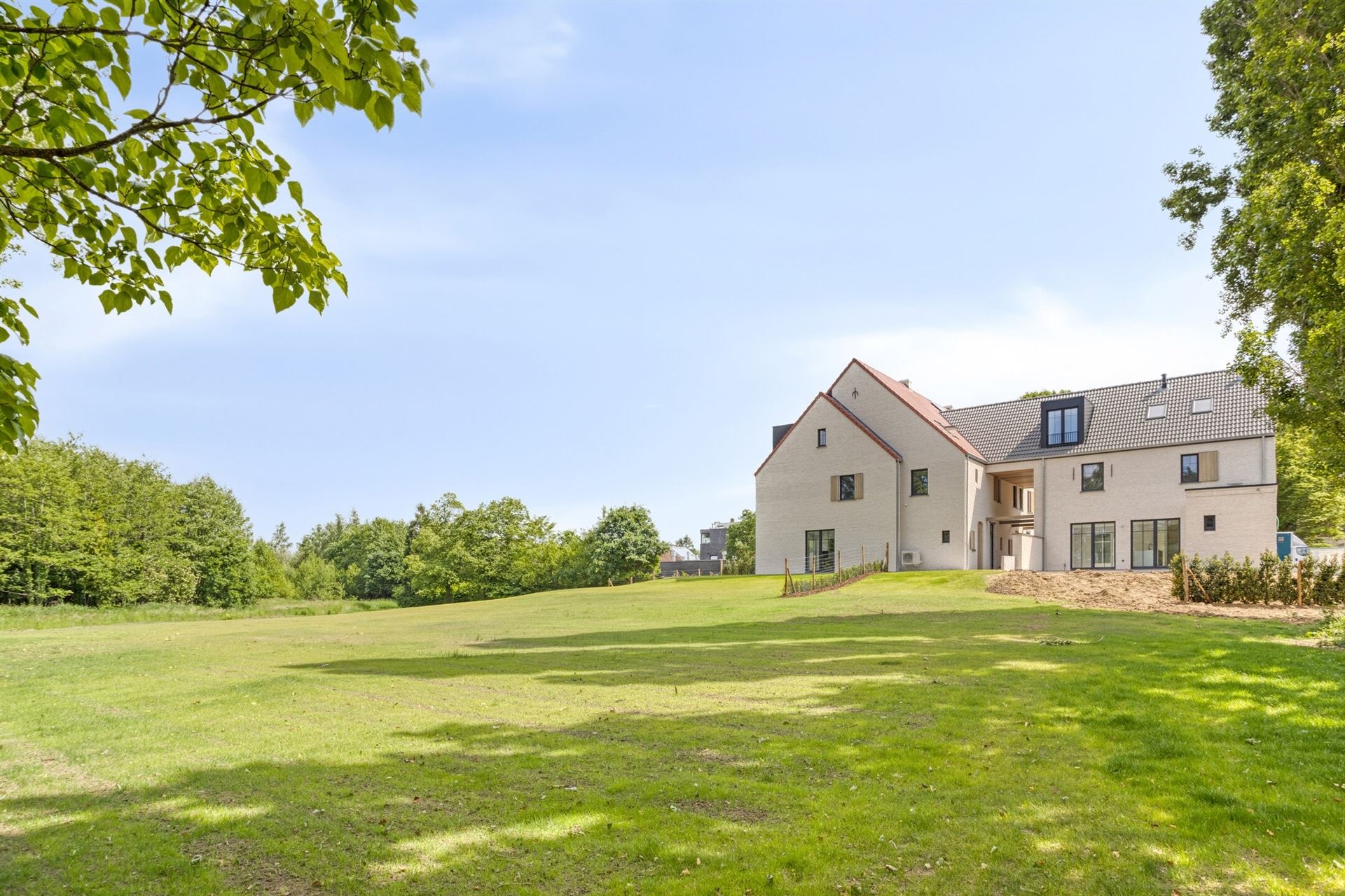Prachtige nieuwbouw in rustige straat foto 31