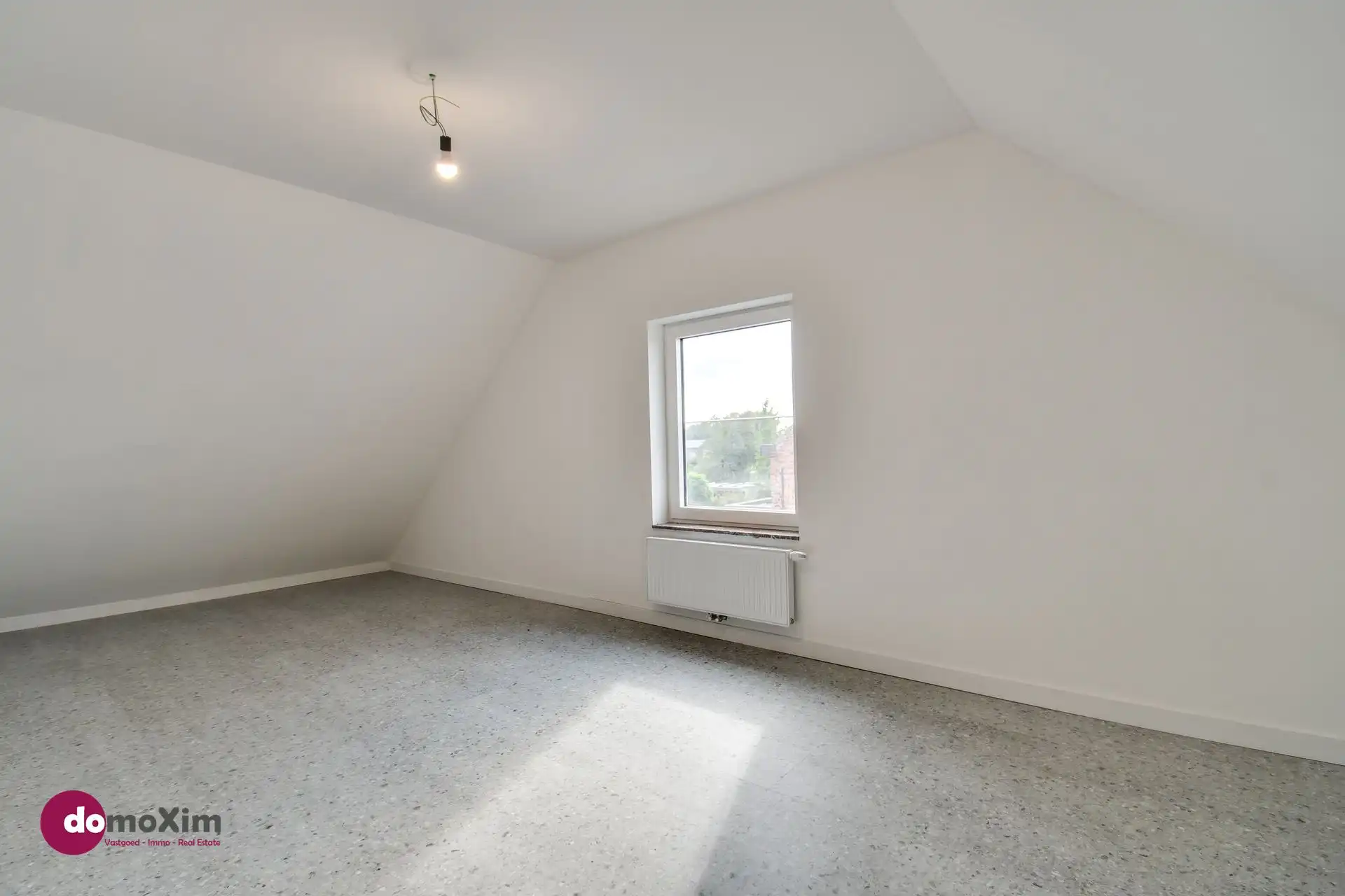 Gerenoveerde woning met loods, stallen en serre op een terrein van 32 are foto 15