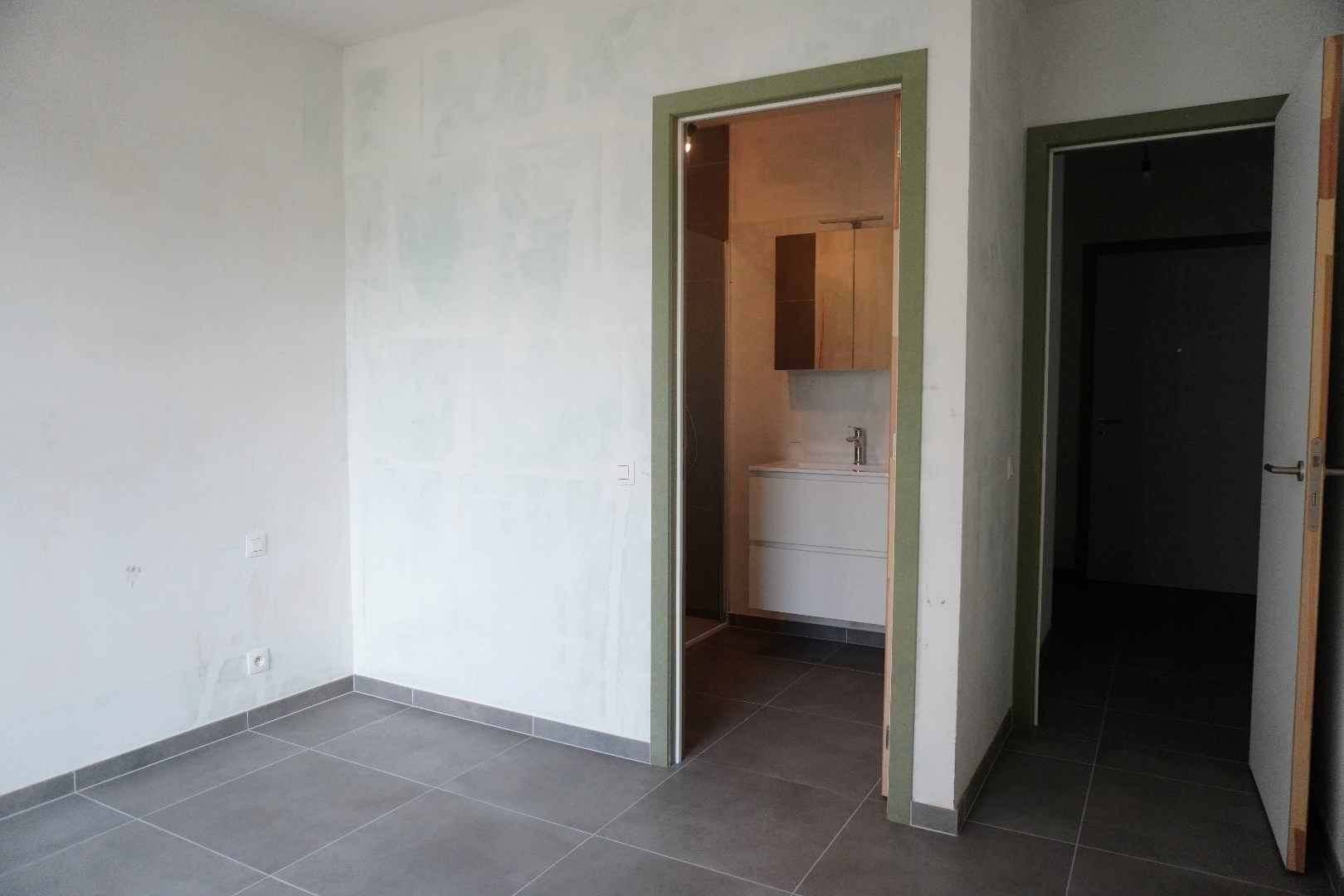 Luxe nieuwbouwappartement met tuin, 3 slaapkamers en autostaanplaats foto 5