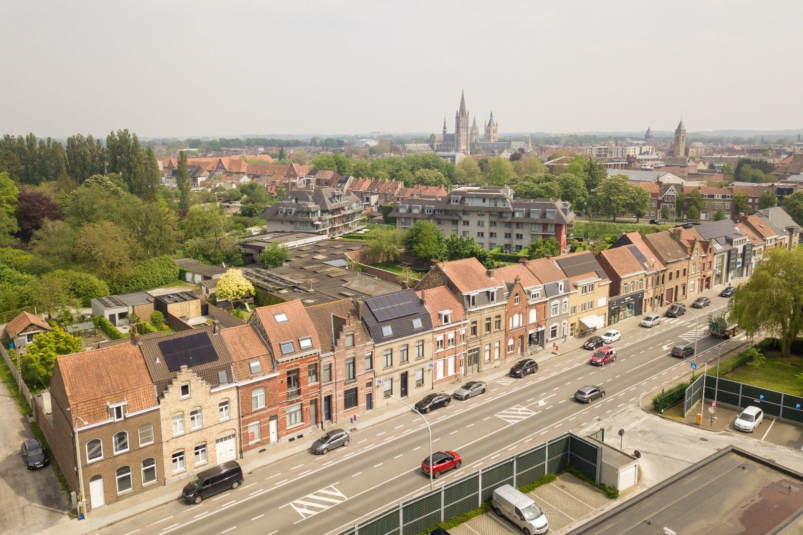 BURGERWONING MET 5 SLPKS,  TUIN EN HUURGARAGE foto 8