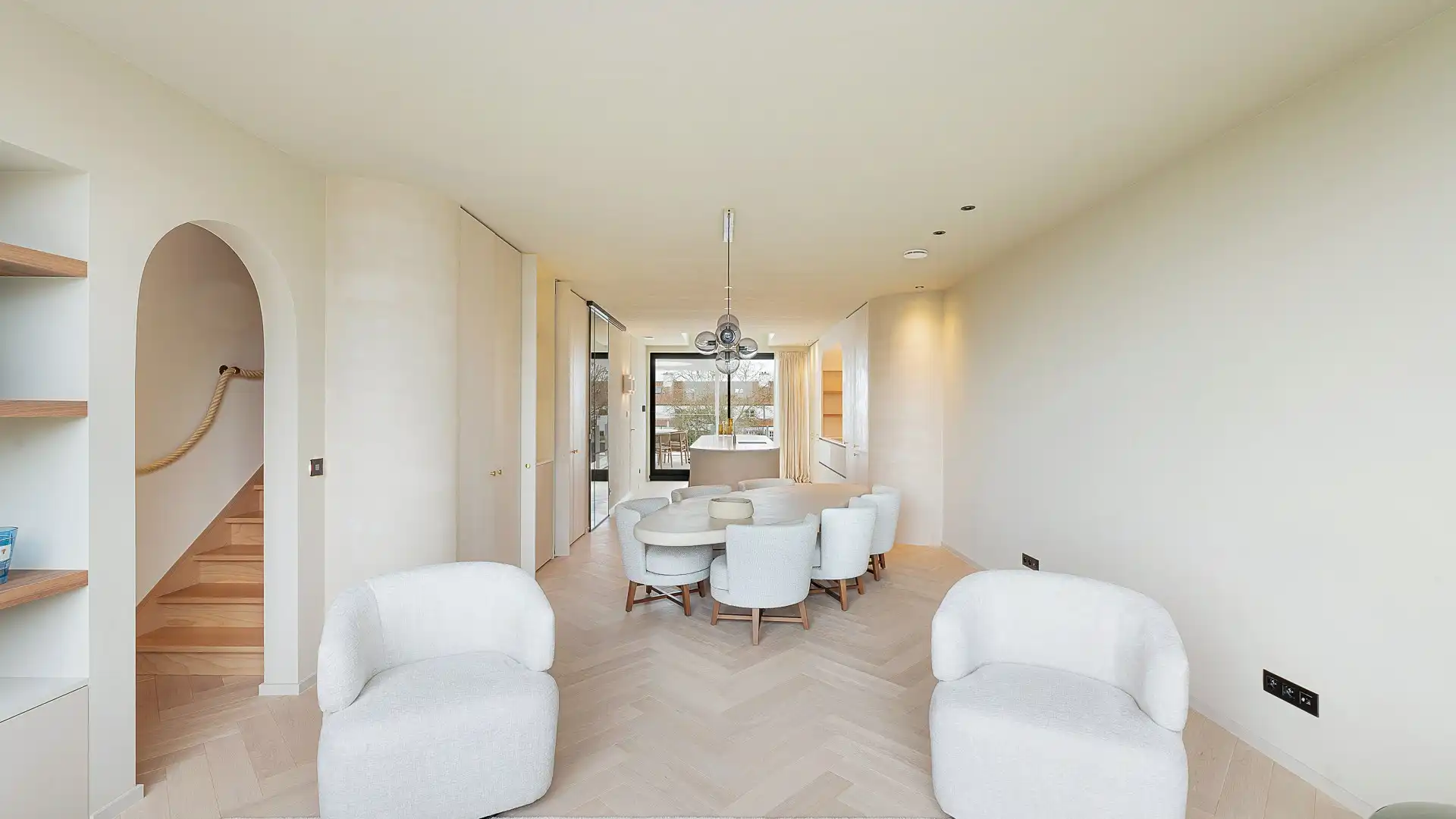 Moderne nieuwbouwwoning met 4 slaapkamers, 4 badkamers en prachtige tuin foto 9