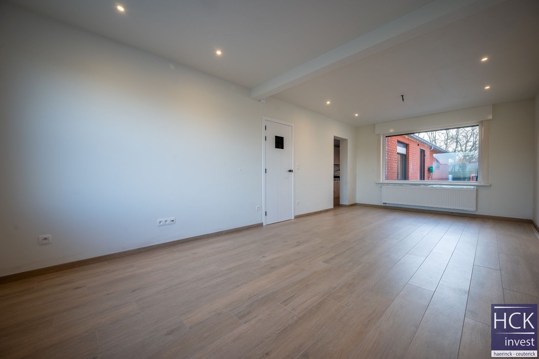 WAREGEM - Schitterend gerenoveerde & energiezuinige woning met 3 SLPK foto 4