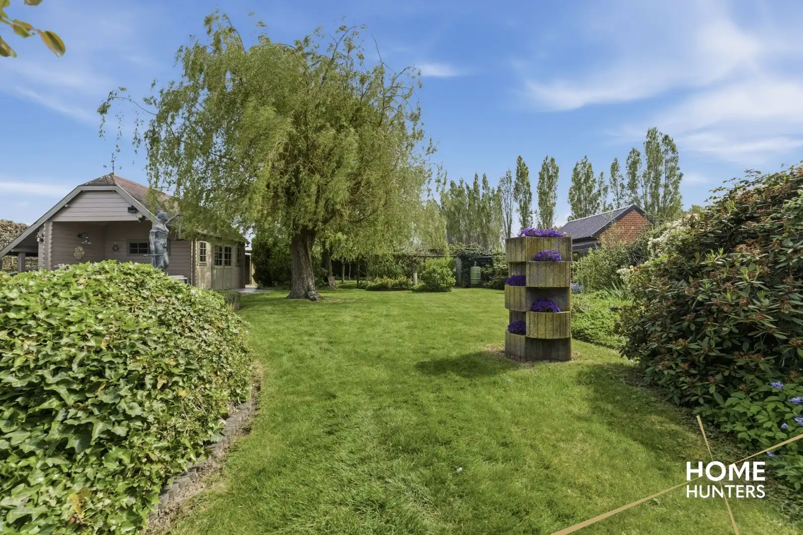 Instapklare villa met 5 slaapkamers, een ruime garage en een prachtige tuin te Dikkebus foto 29