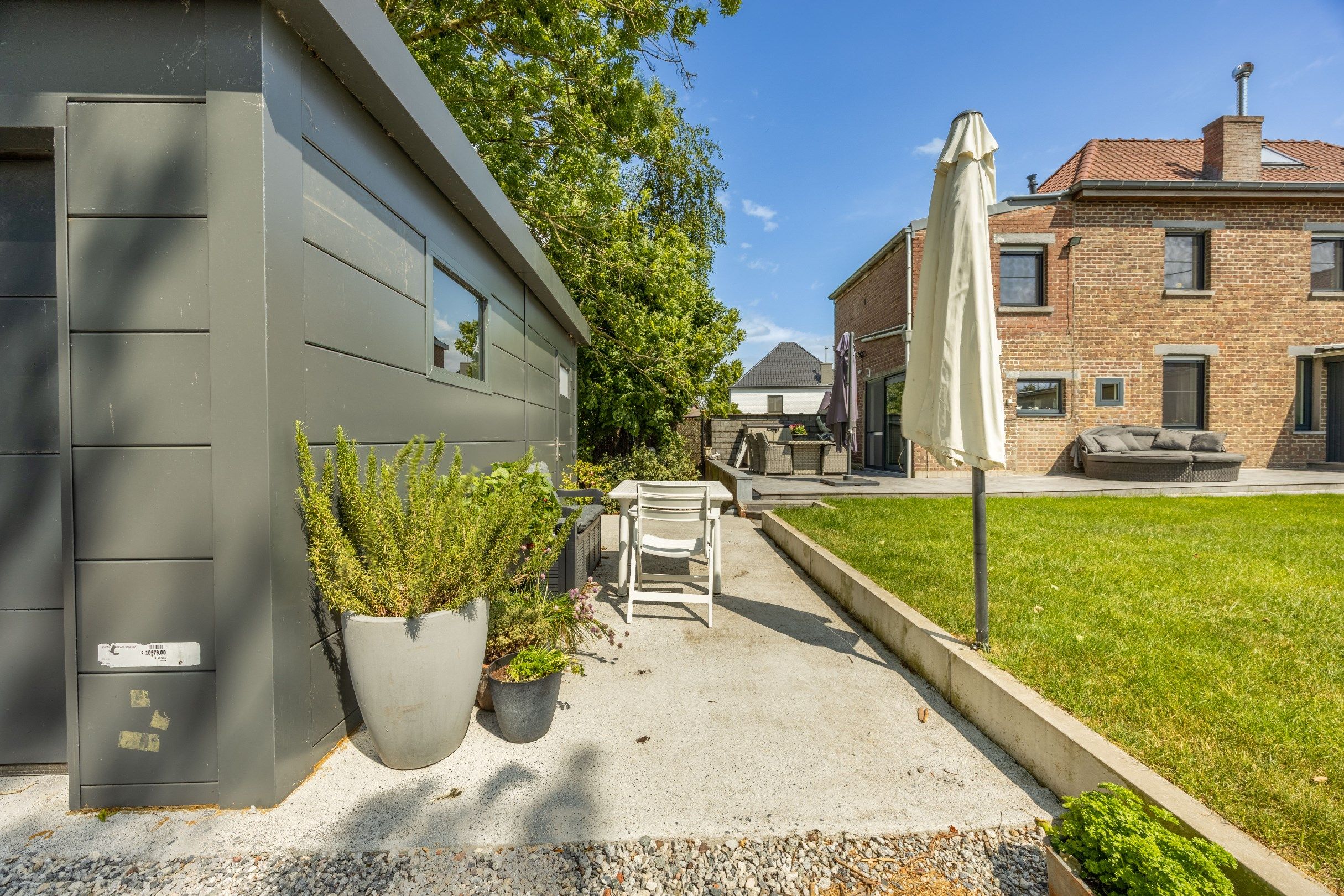 KLOEKE GEZINSWONING MET MAGAZIJN OP 737M² foto 19