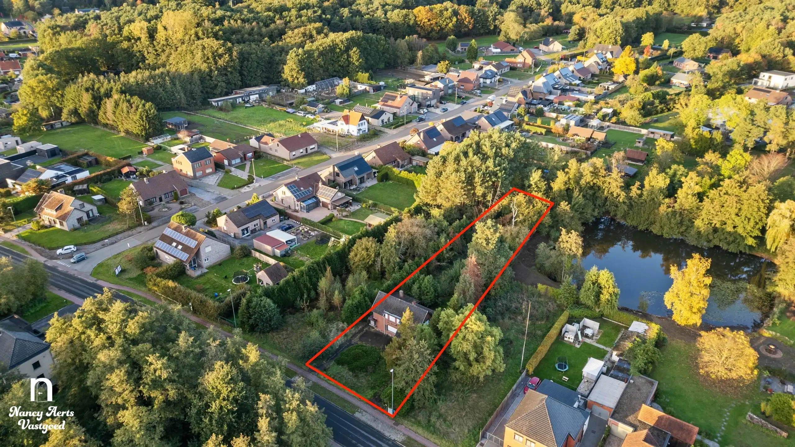 Renovatie- of nieuwbouwkans op ruim perceel van 1466 m² foto 17