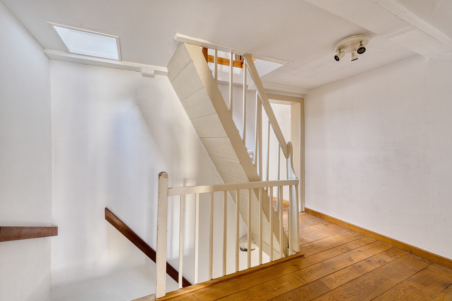 Brugge centrum Totaal gerenoveerde energiezuinige 18é eeuwse  uiterst charmante stadswoning met patio en 3 slaapkamers foto 14