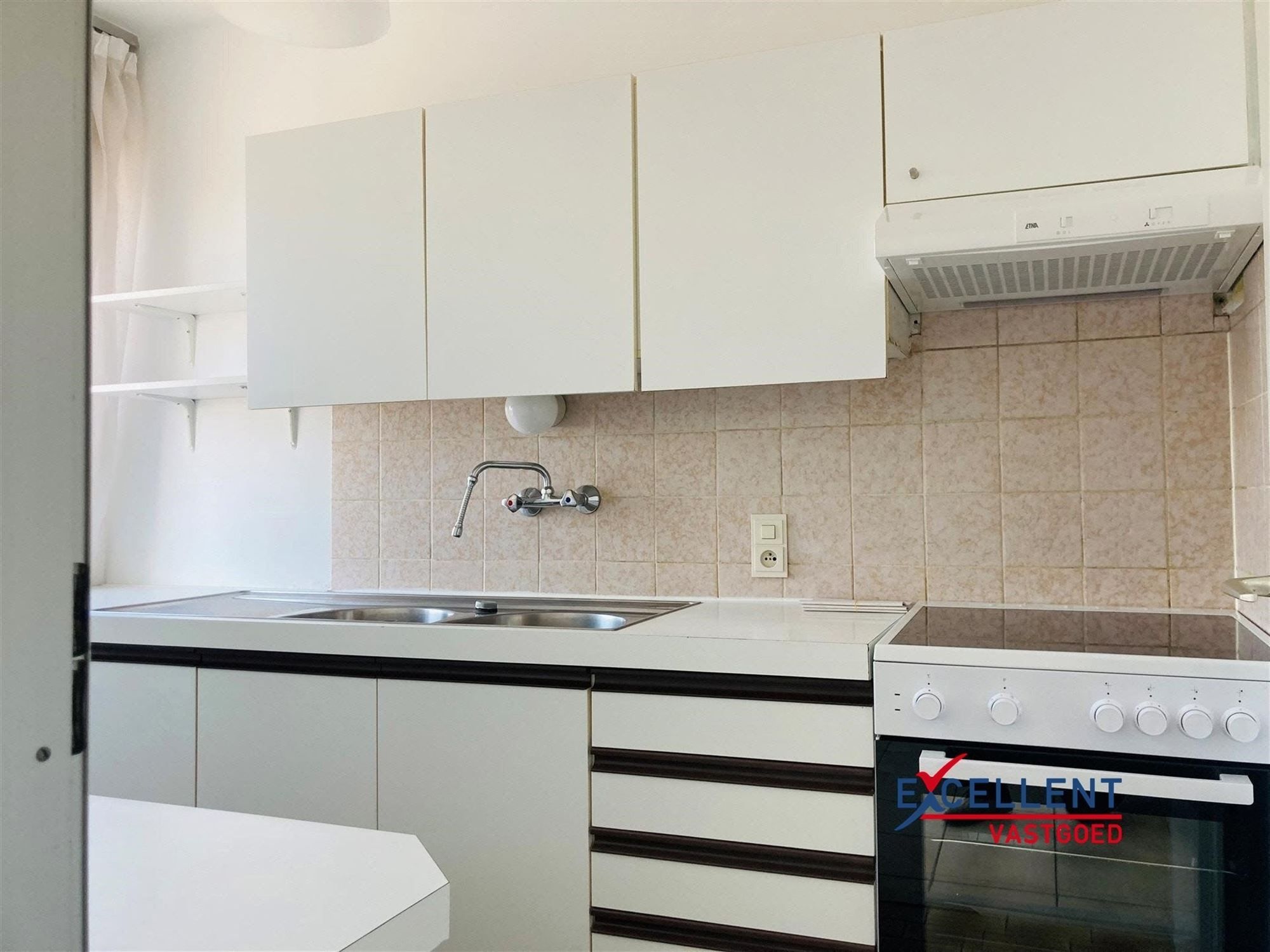 Centraal gelegen appartement met 2 slaapkamers in Deinze te huur foto 3