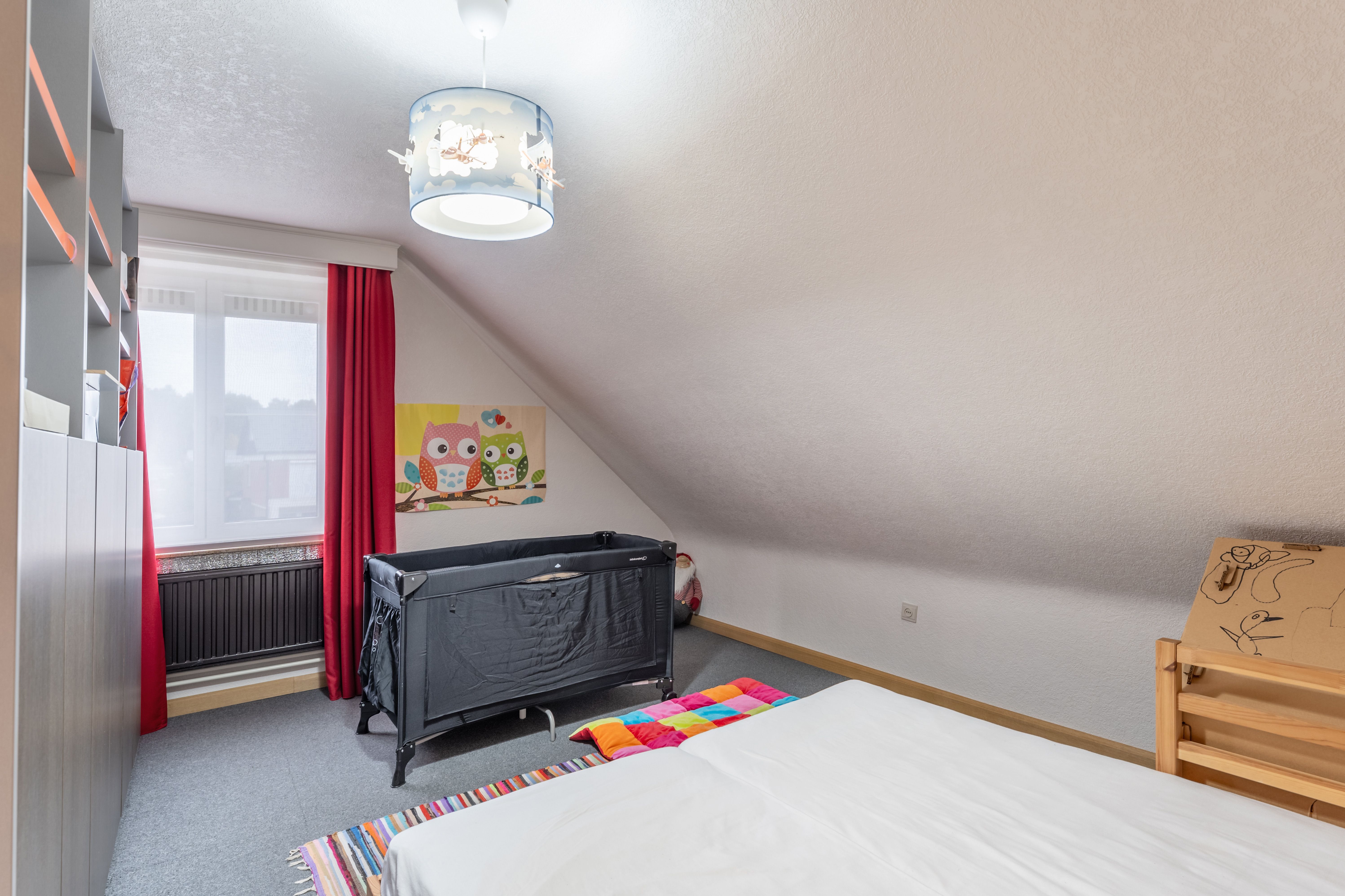Ruime woning met kantoorruimte + extra bouwgrond op prachtige ligging te Eksel foto 16