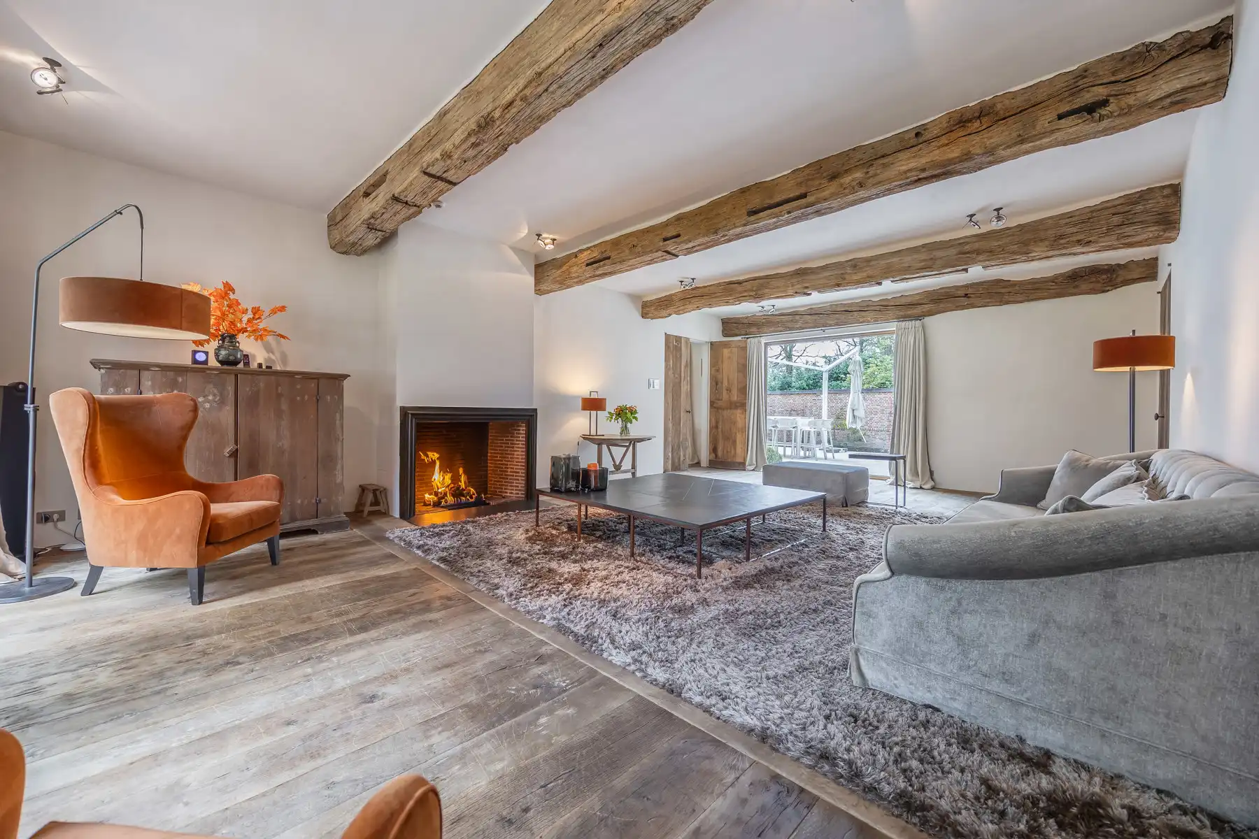 Schitterend domein van 7,7 ha met prachtige villa, zwembad, guesthouse, ruime schuur en uitgebreide paardenfaciliteiten. foto 8