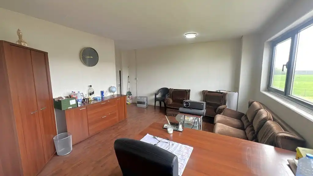Magazijn met kantoor te huur vlakbij R4 in Evergem foto 5
