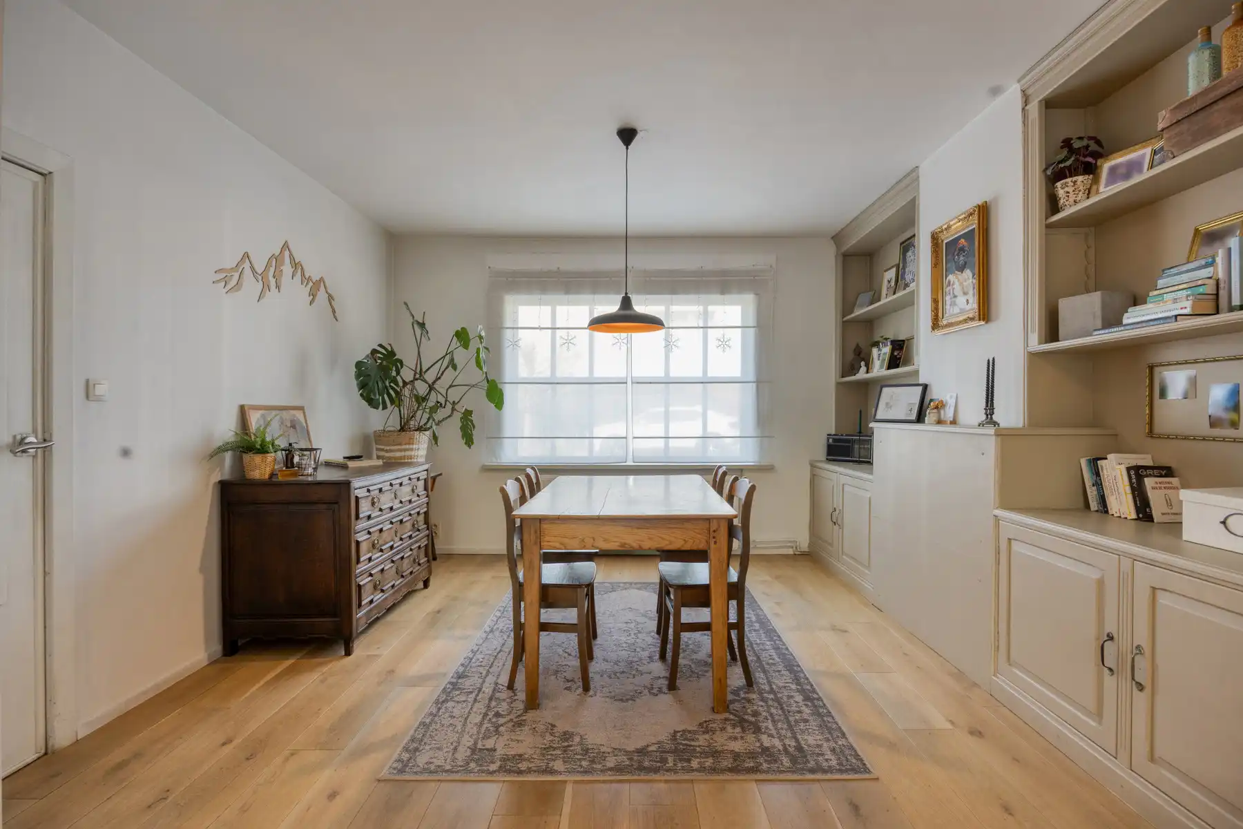 Instapklare woning met 3 slaapkamers en prachtige tuin. foto 9