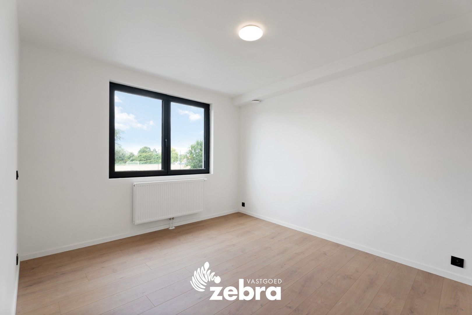 Gerenoveerde & energiezuinige woning met uitweg te Ledegem! foto 17