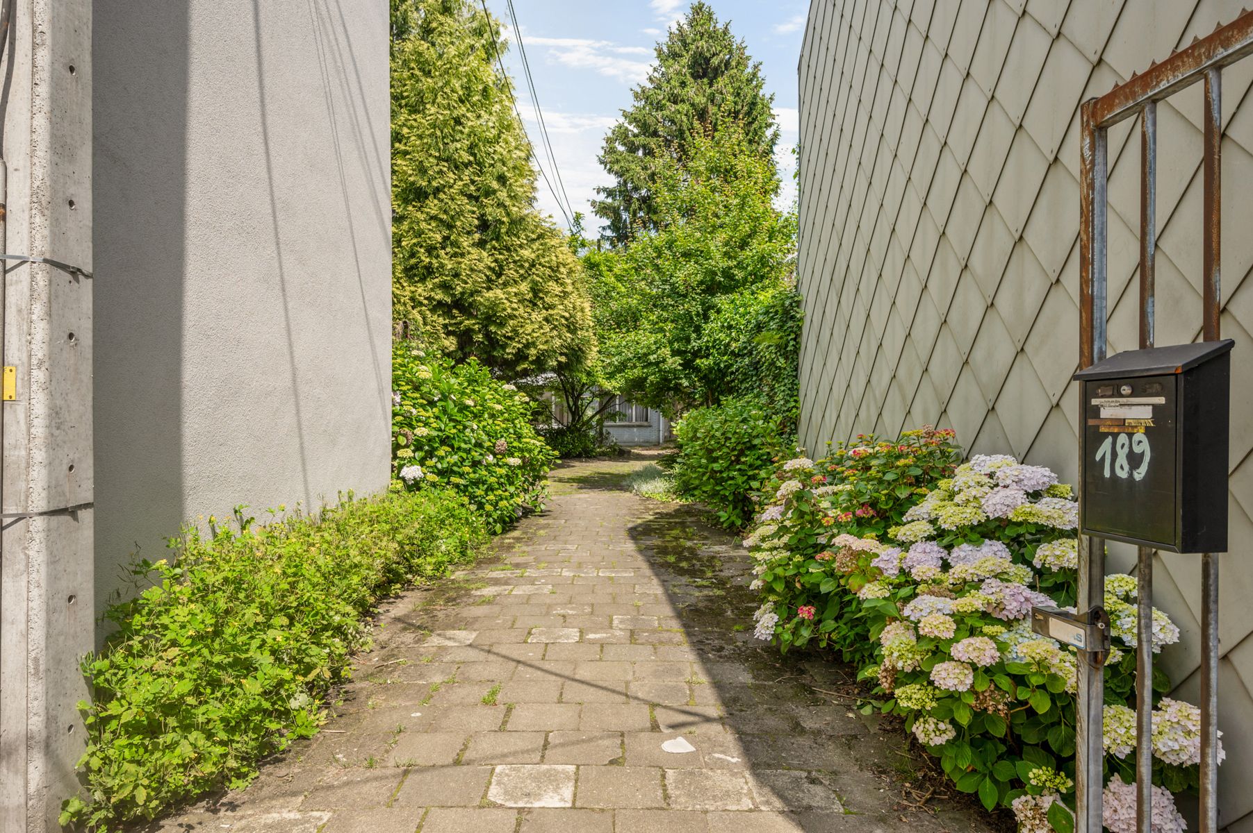 Uniek hoeve omgeven door privacy en rust foto 29