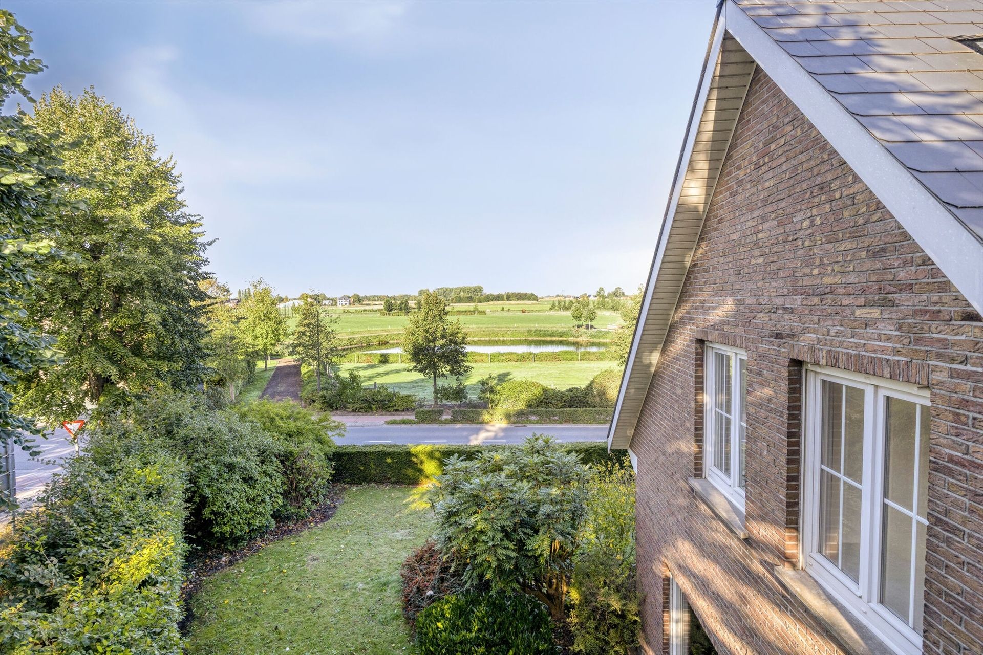 Ruime villa op 16a in groene oase! foto 30