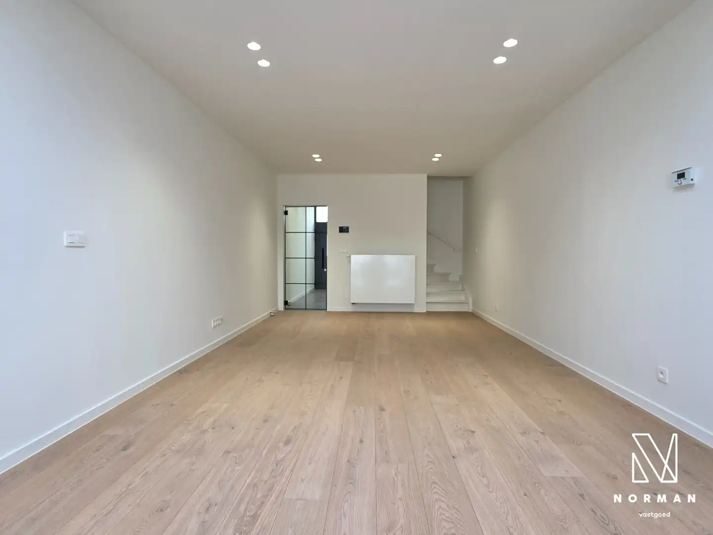 Stadswoning met 3 slaapkamers en mooie stadstuin op vlot bereikbare locatie in Kortrijk.  foto 3