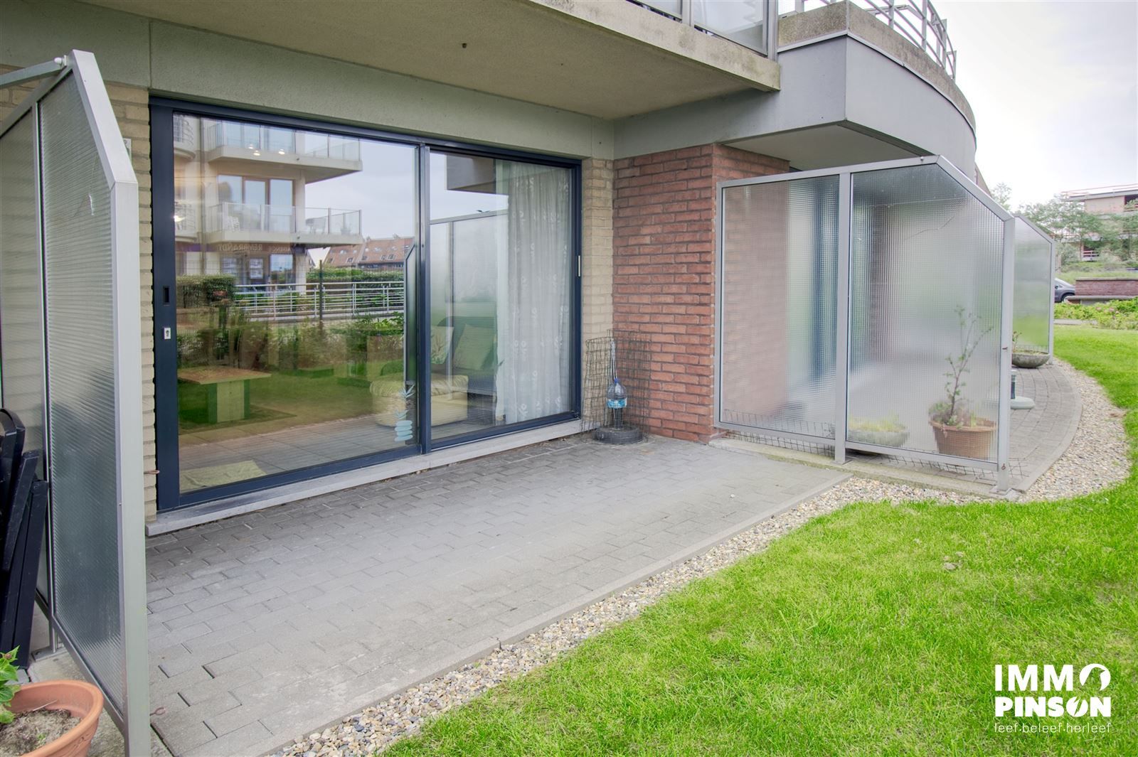 Gezellig gelijkvloers appartement met 1 slaapkamer foto 3