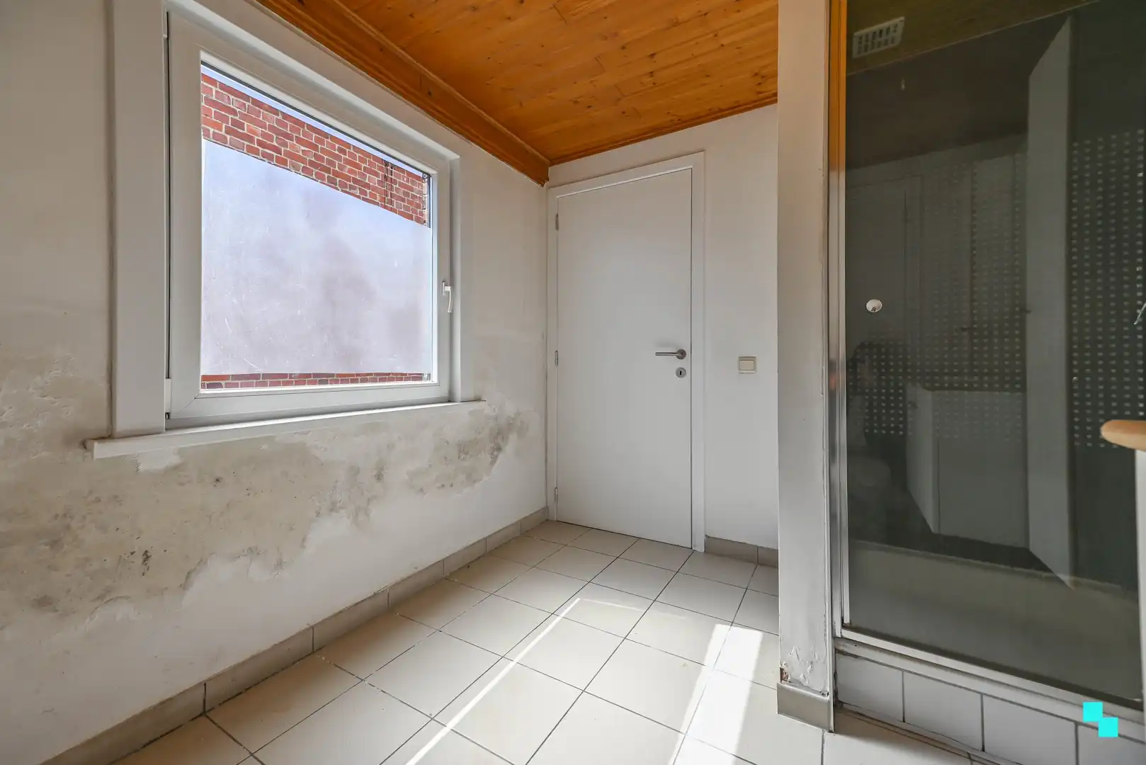 Ééngezinswoning gelegen nabij centrum Izegem met 3 slaapkamers foto 11