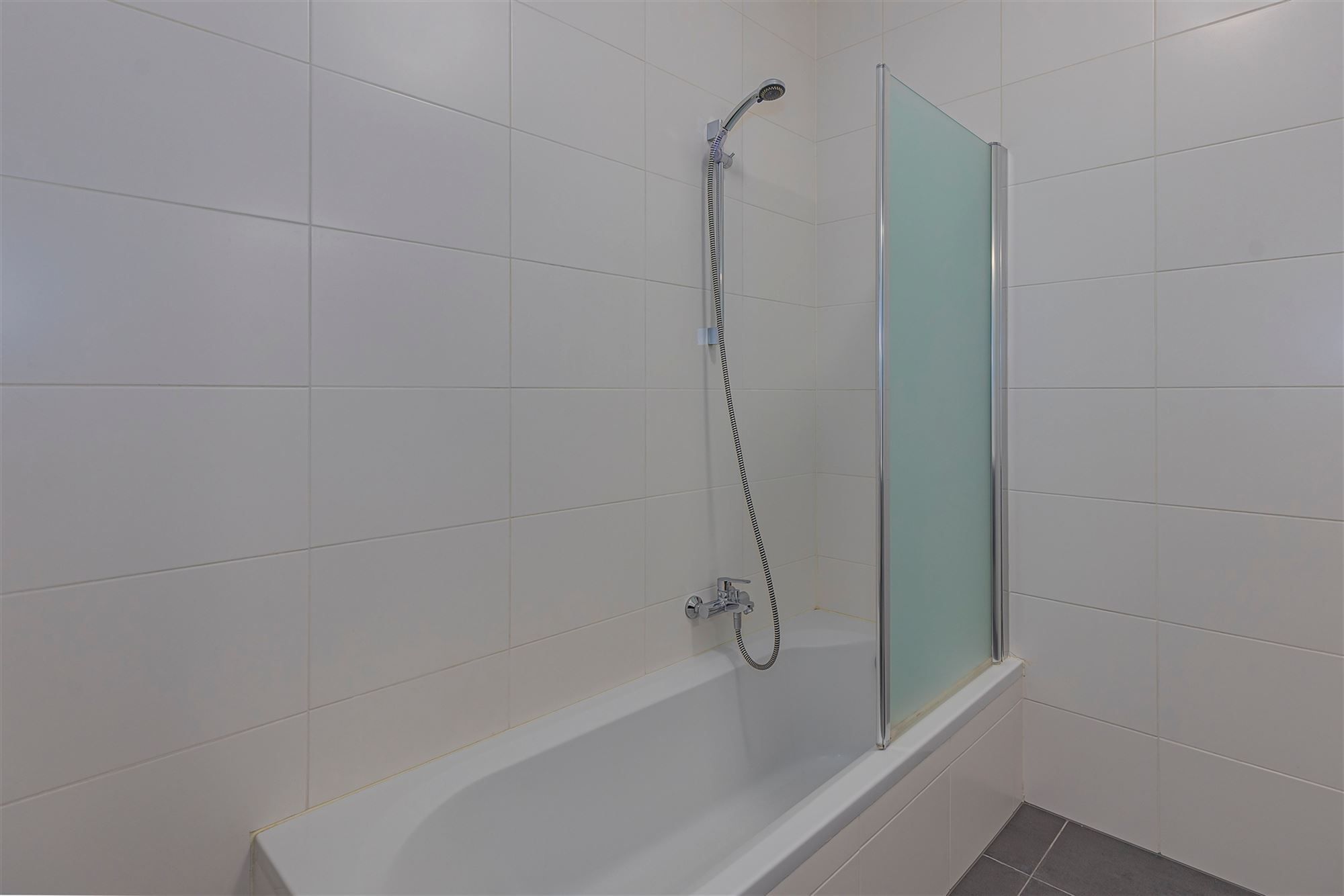 Perfect instapklaar en ruim 1 slaapkamer appartement op de Belgiëlei foto 14