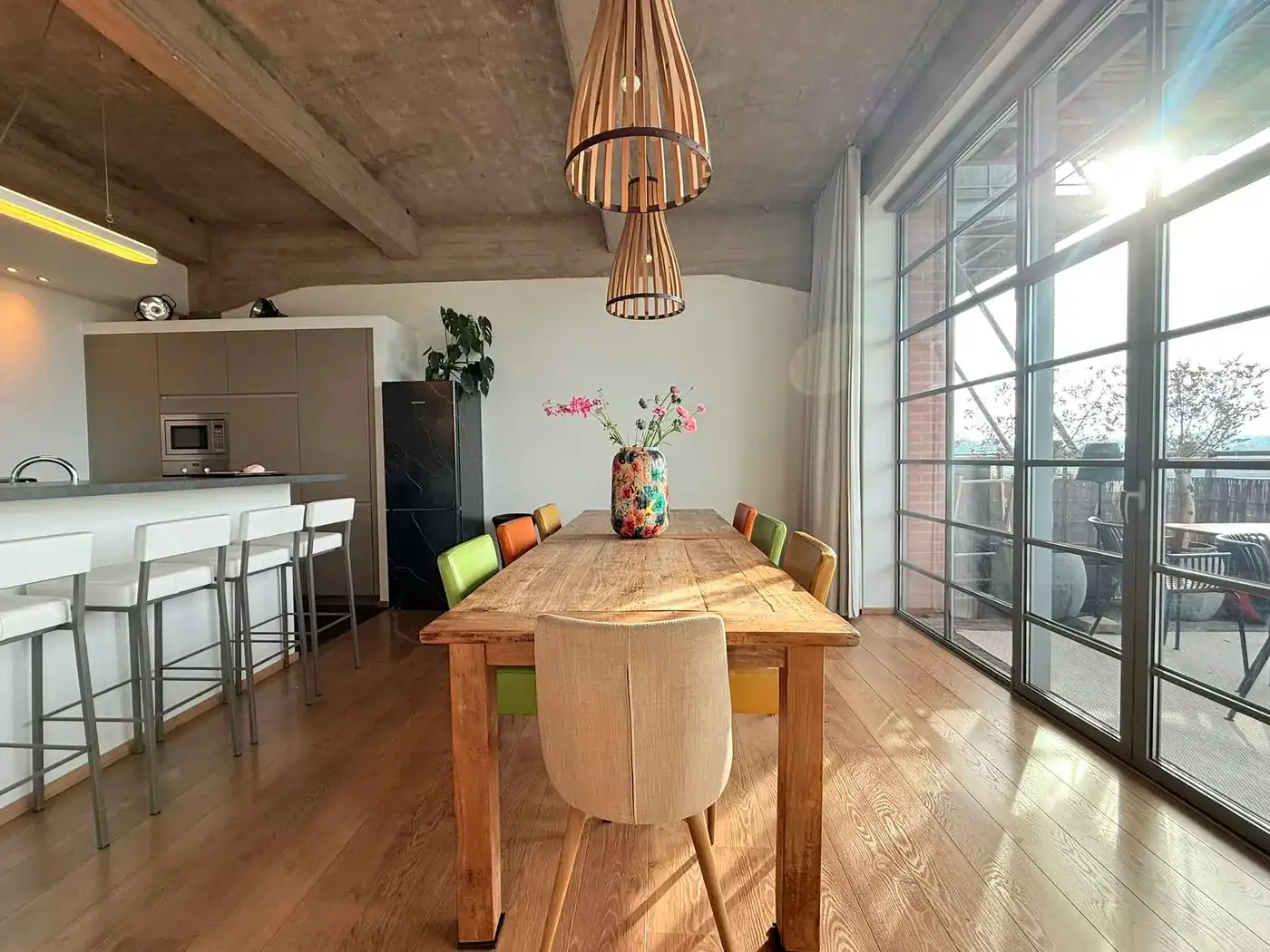 Ruime en moderne industriële loft met terras en ondergrondse parkeerplaats in Herent foto 6